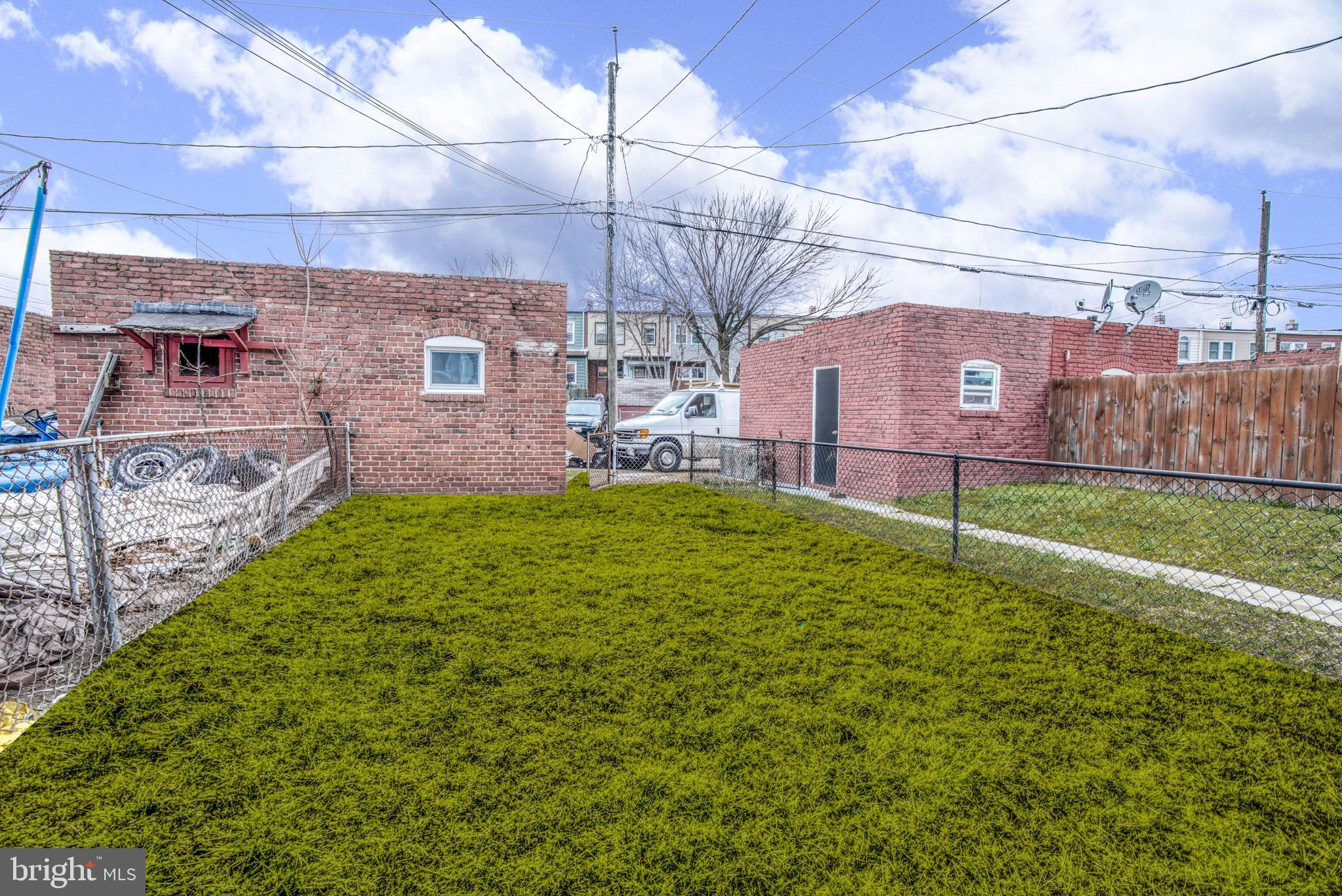 DUNDALK MANOR - Residential