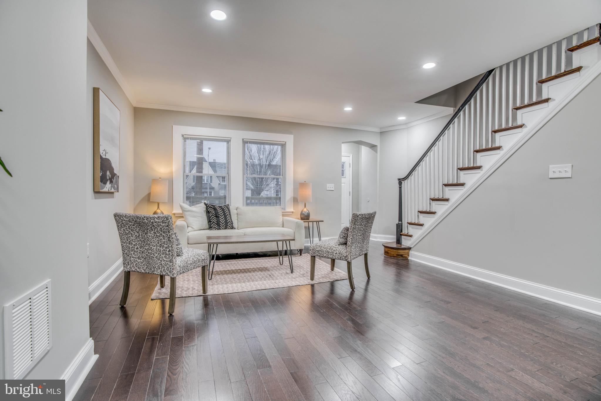 DUNDALK MANOR - Residential