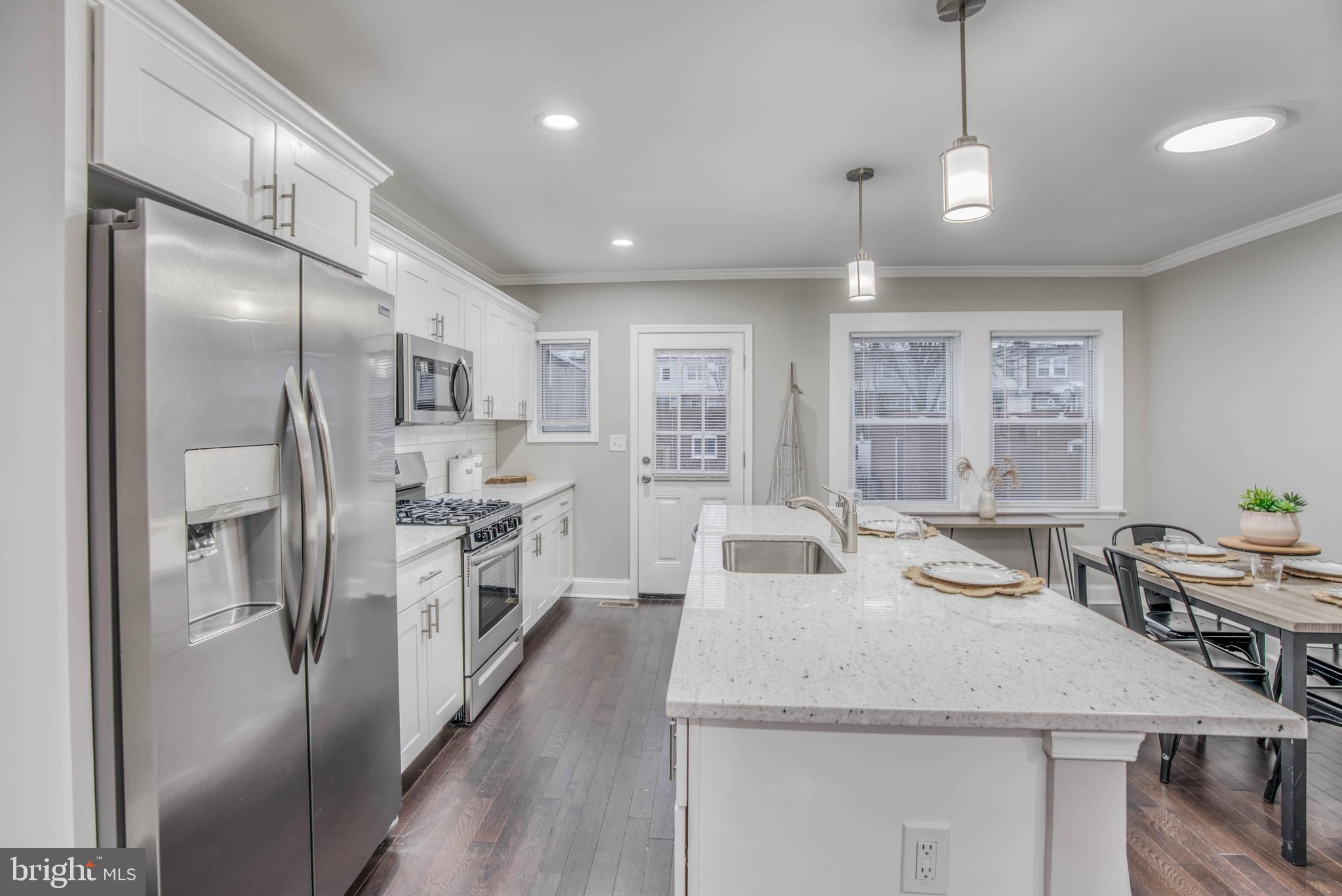 DUNDALK MANOR - Residential