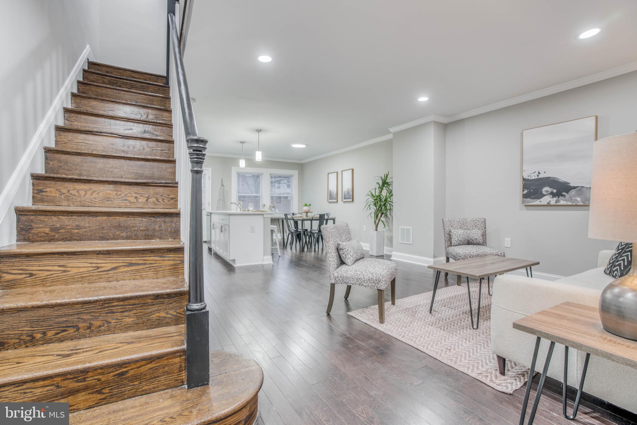 DUNDALK MANOR - Residential