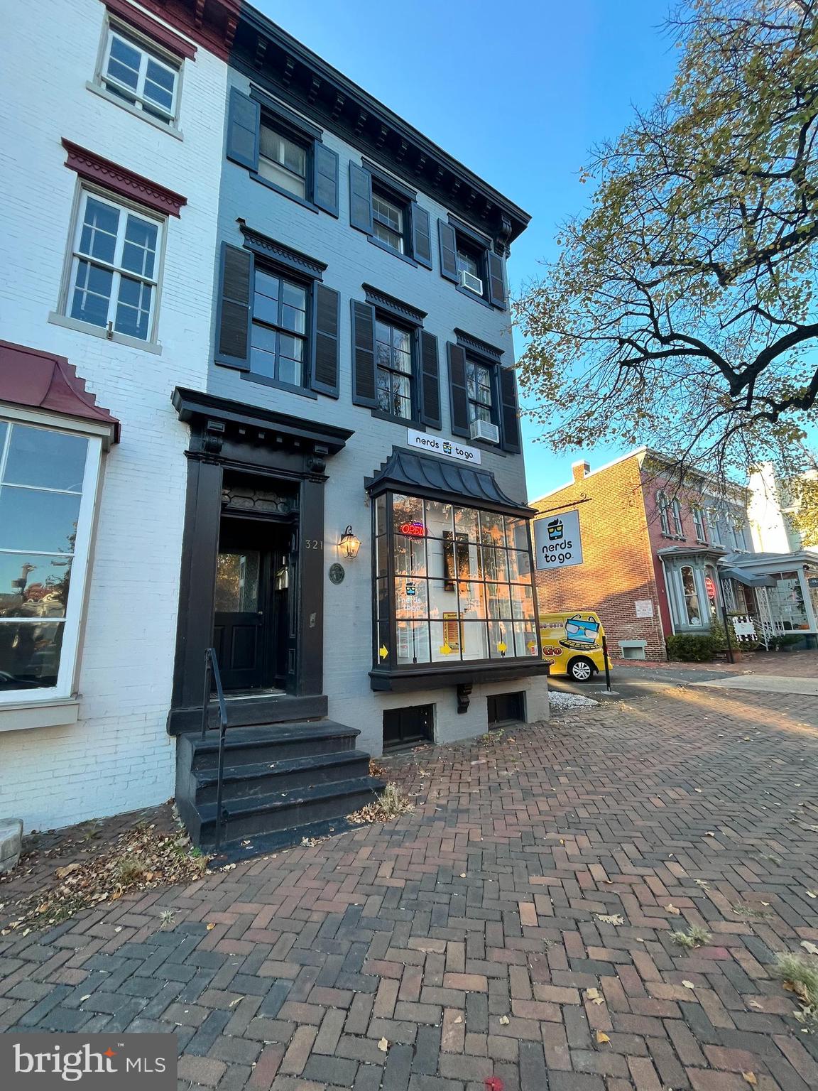 OLD TOWN ALEXANDRIA - Residential Lease