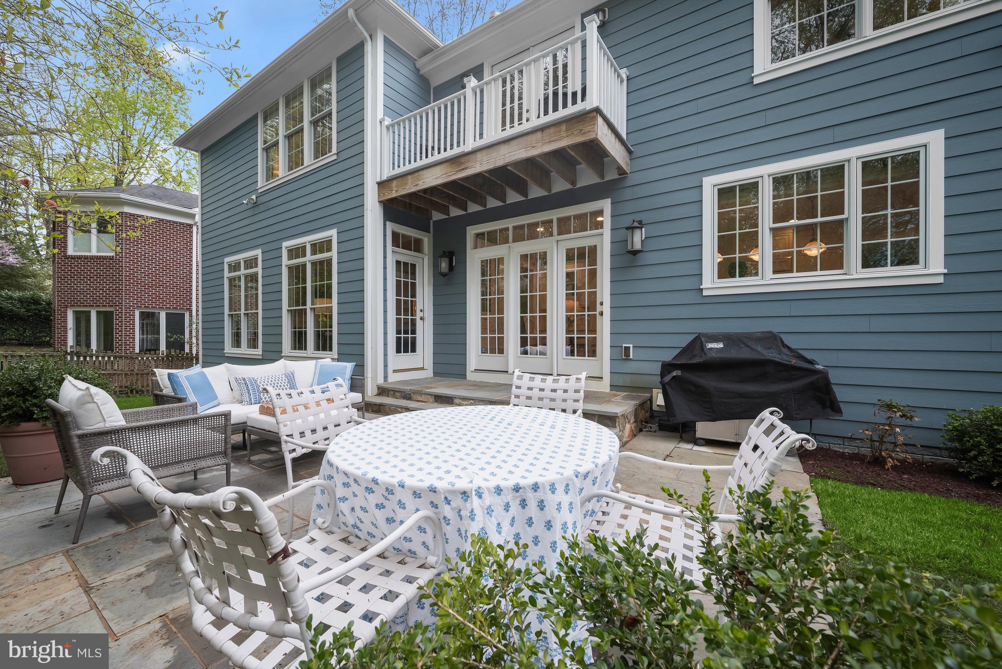 AYRLAWN - Residential