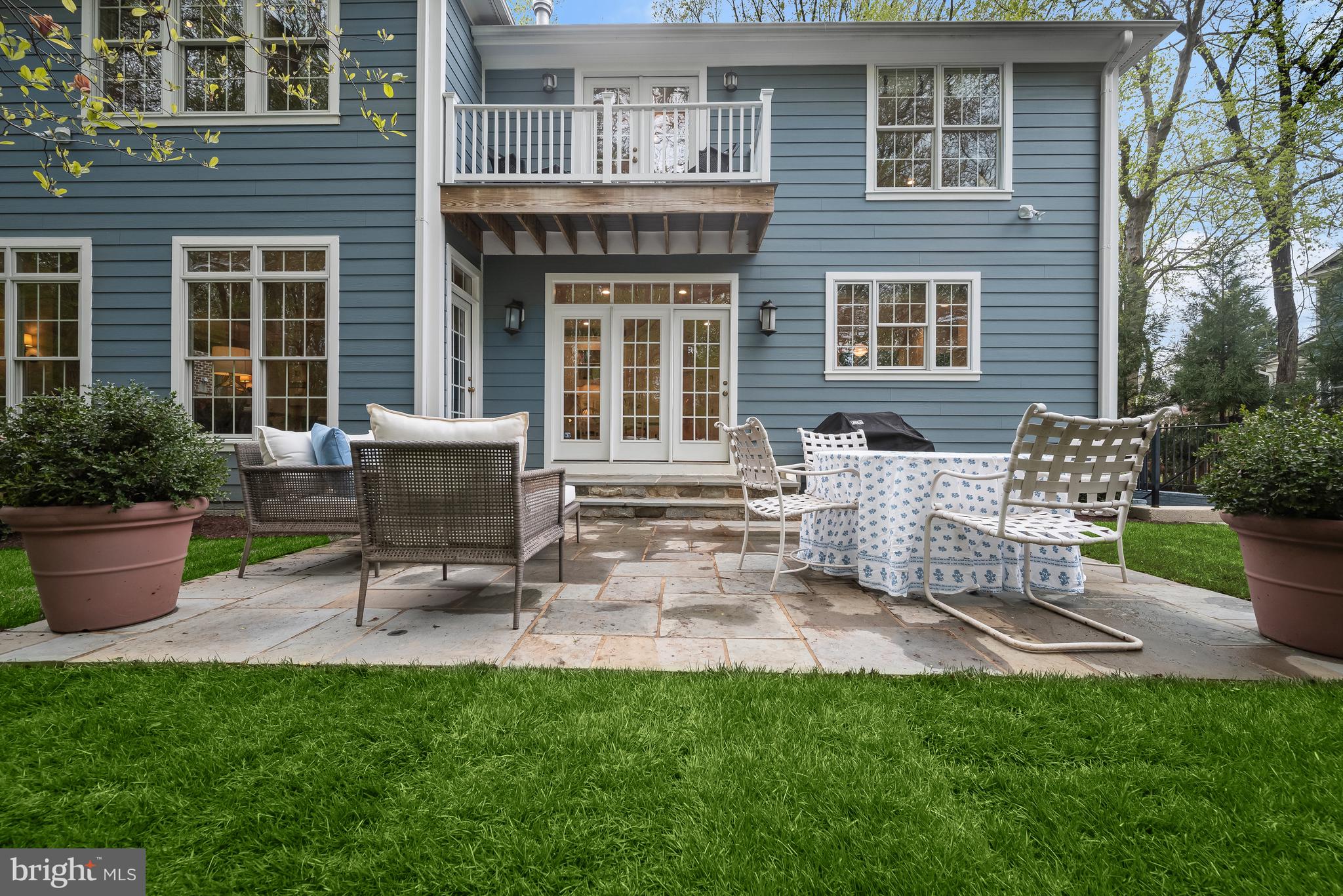 AYRLAWN - Residential