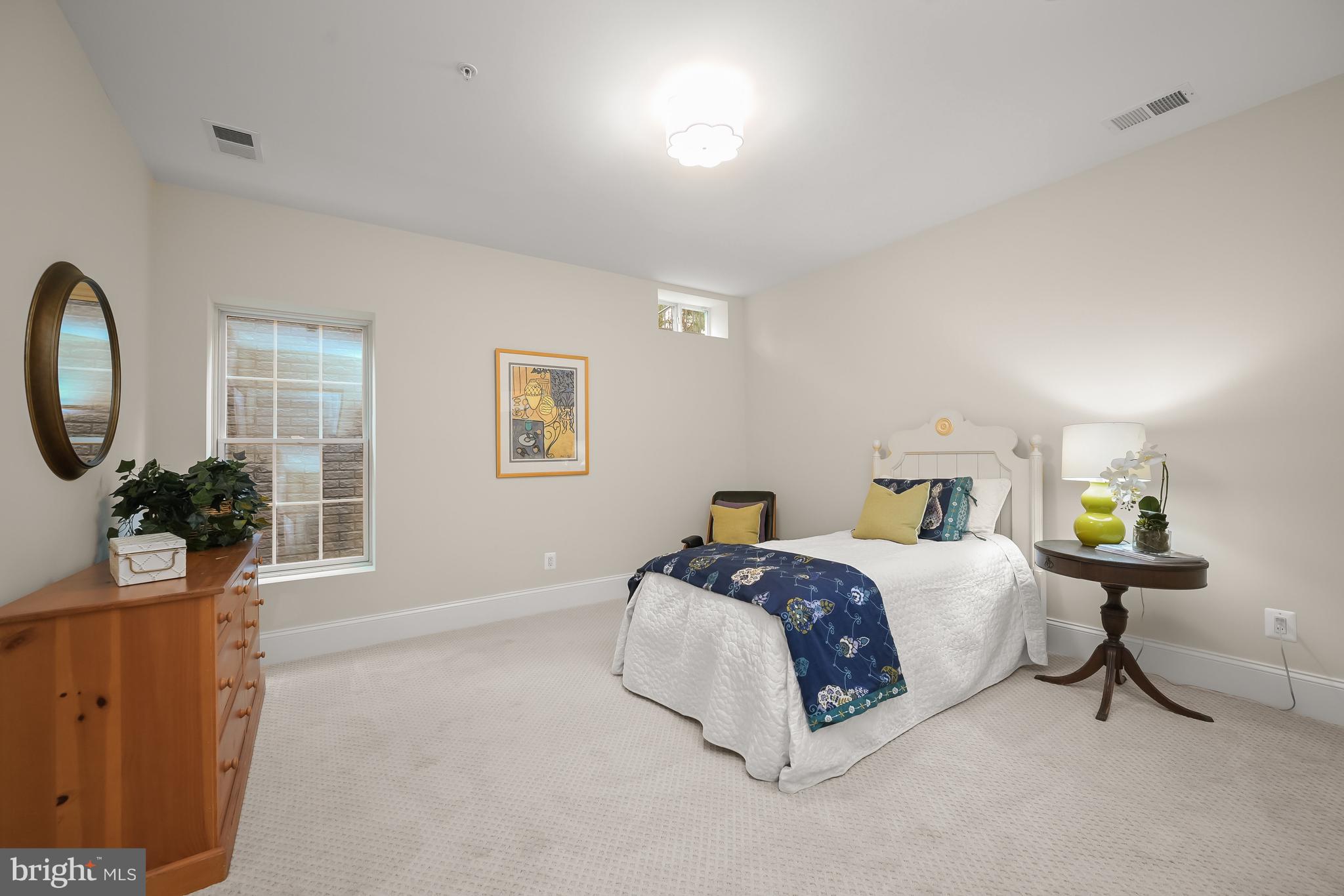 AYRLAWN - Residential