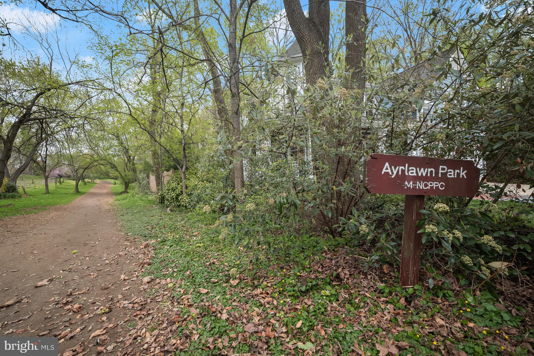 AYRLAWN - Residential
