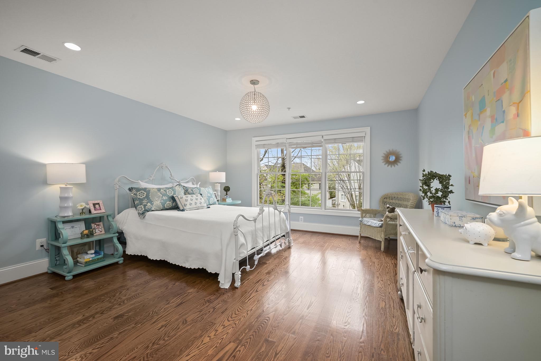 AYRLAWN - Residential