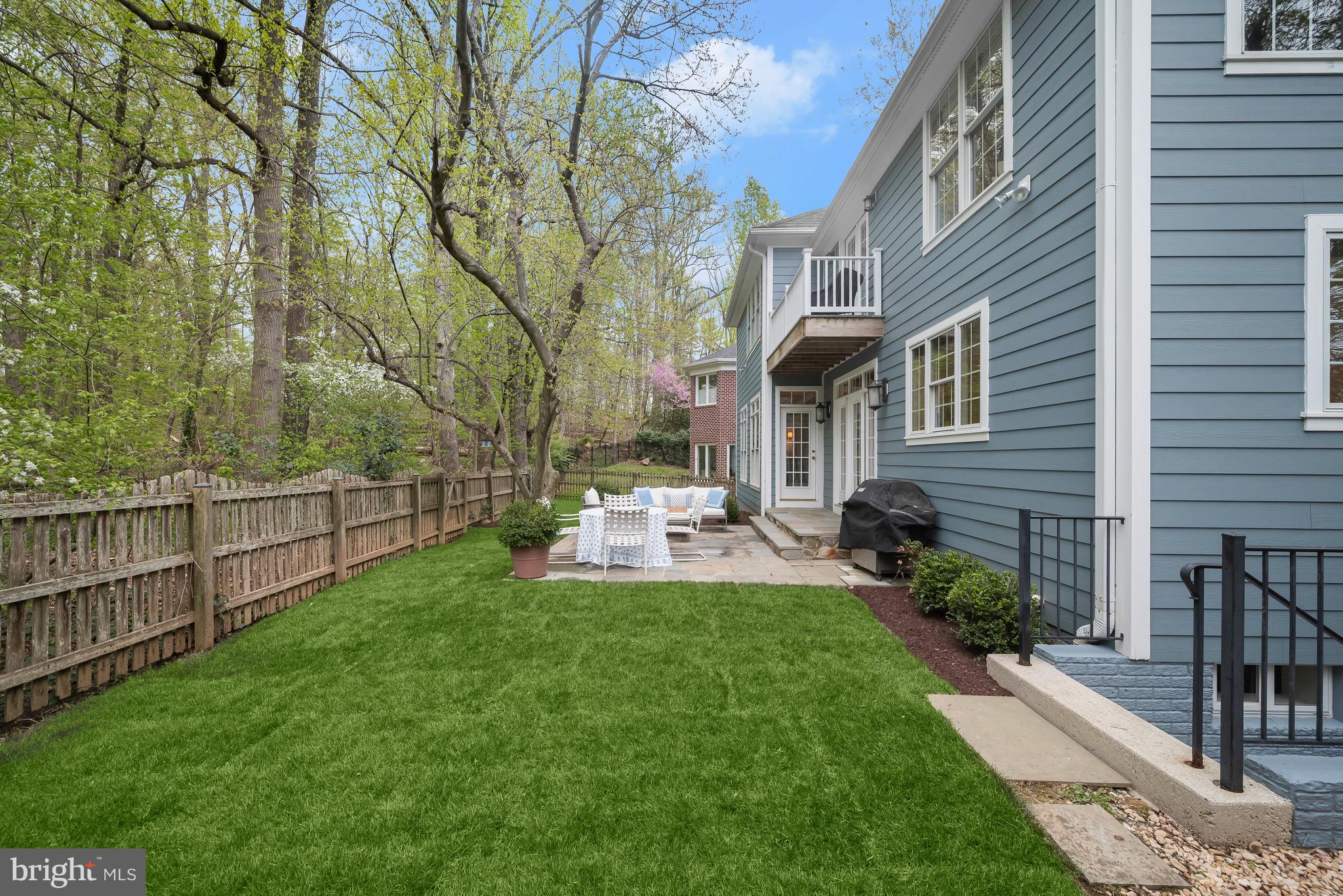 AYRLAWN - Residential