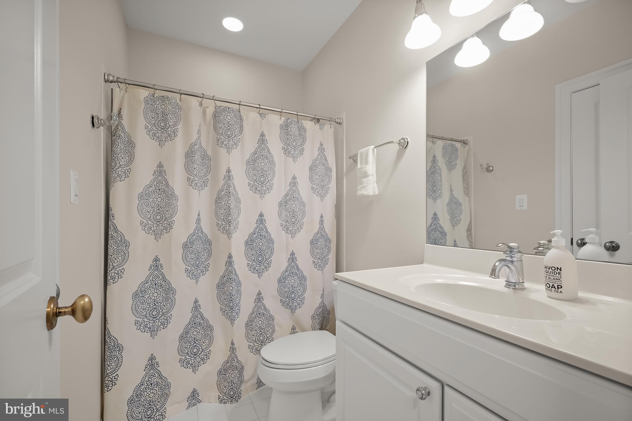 AYRLAWN - Residential