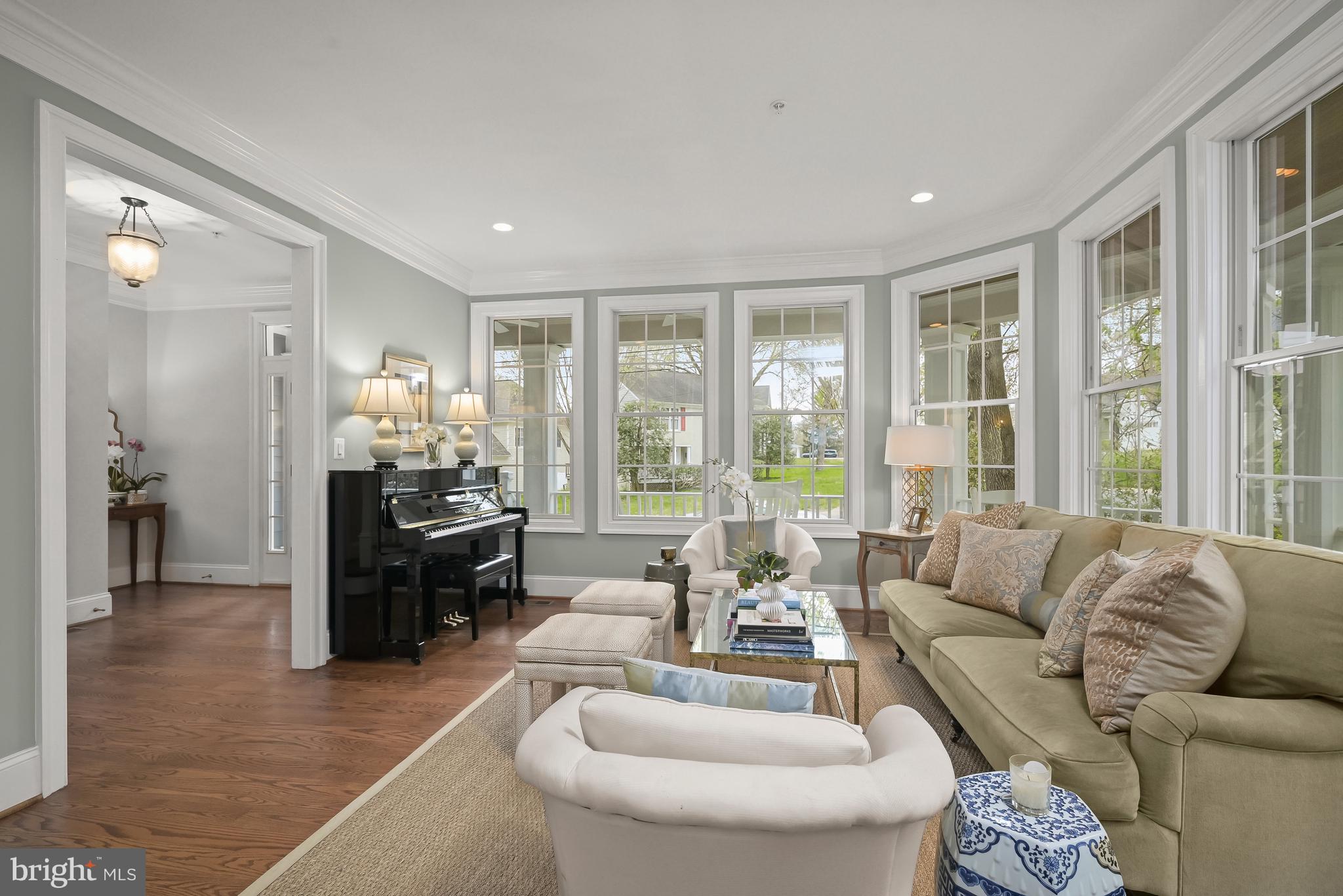 AYRLAWN - Residential