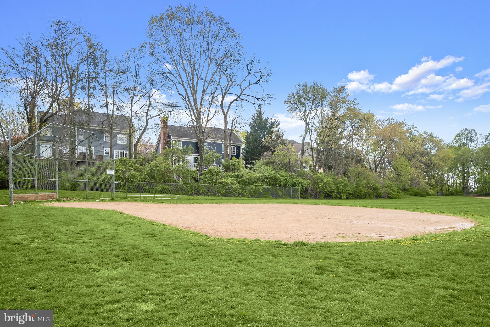 AYRLAWN - Residential