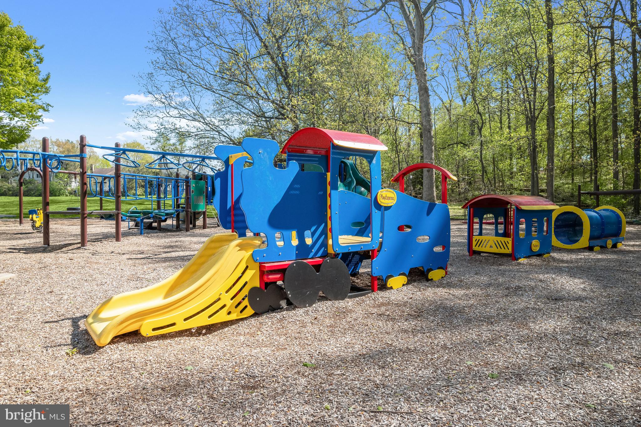 AYRLAWN - Residential