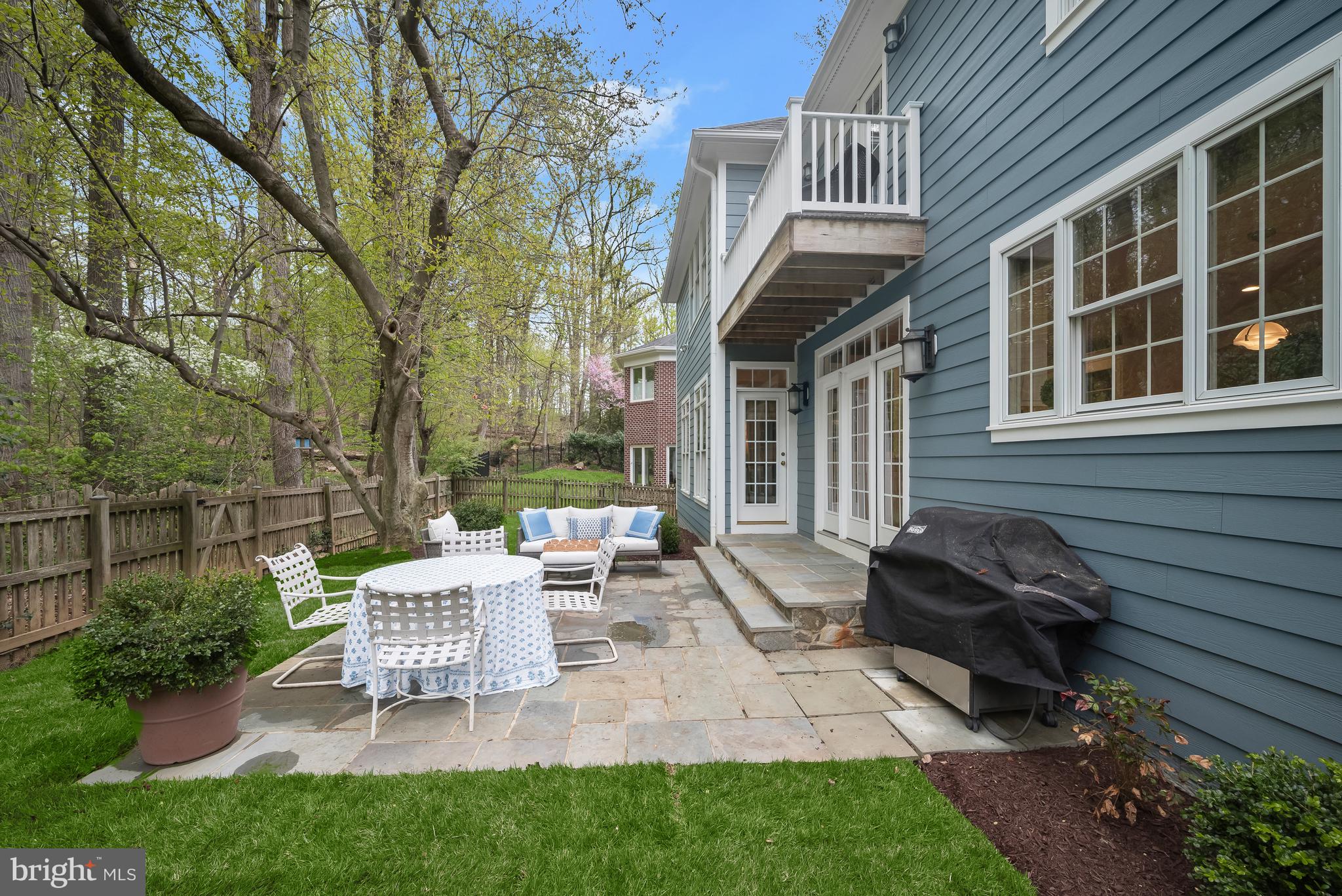 AYRLAWN - Residential