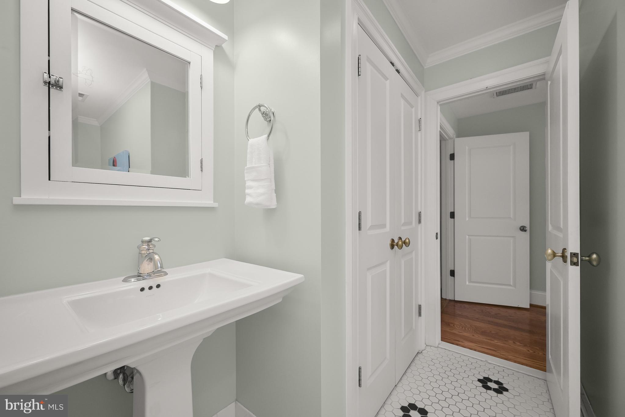 AYRLAWN - Residential