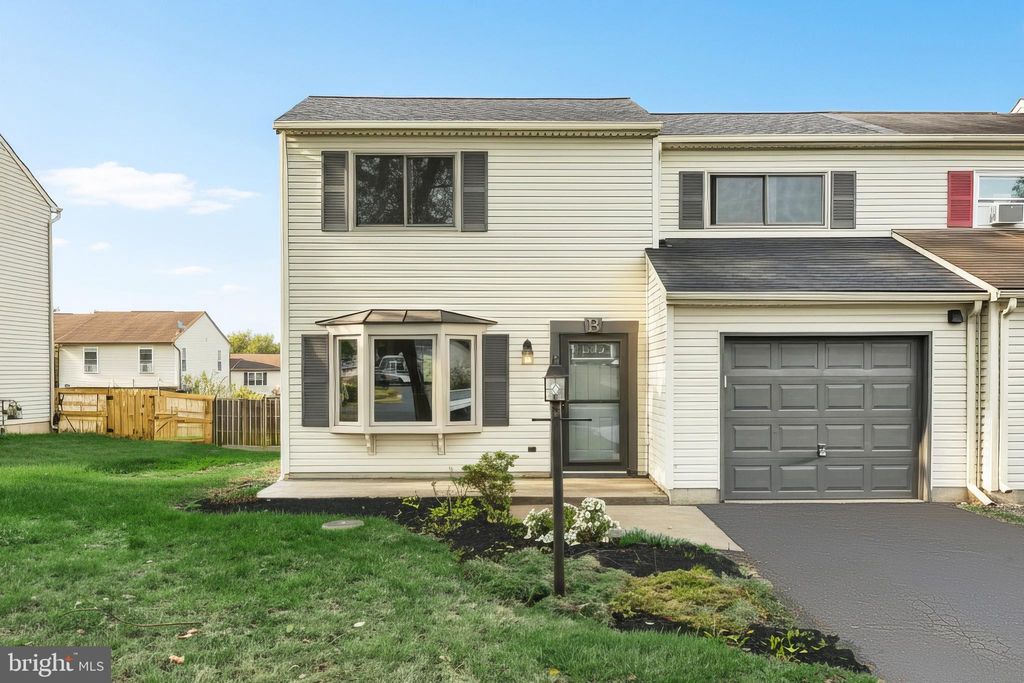 Photo of 3108 Sundial Road, DOVER, PA 17315 (MLS # PAYK2091936)
