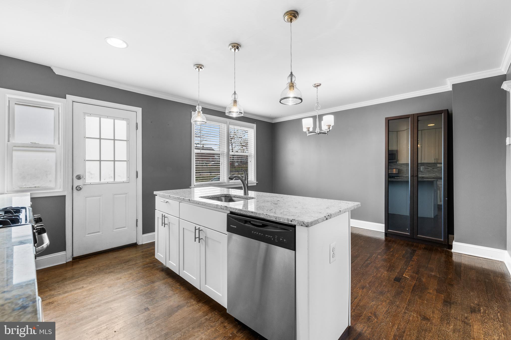 RIDGELEIGH - Residential