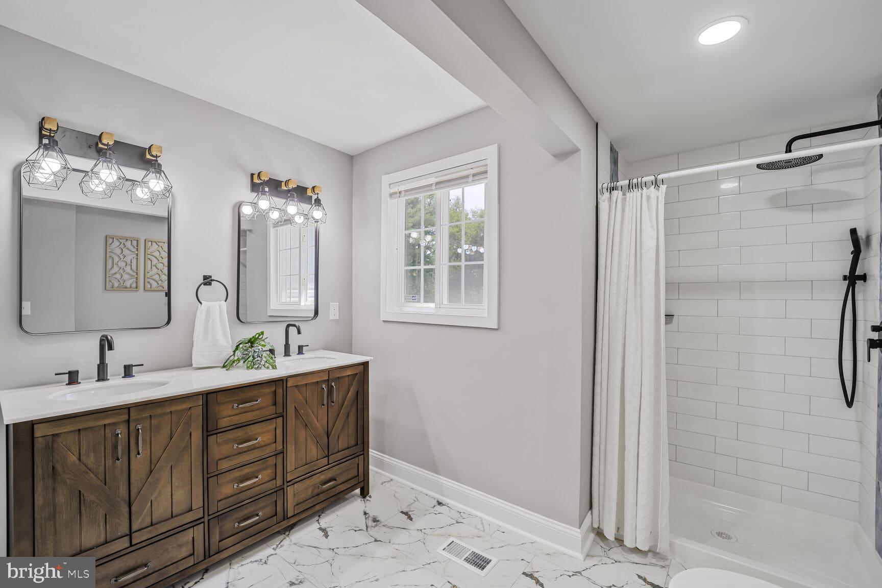 JARRETTSWOOD - Residential