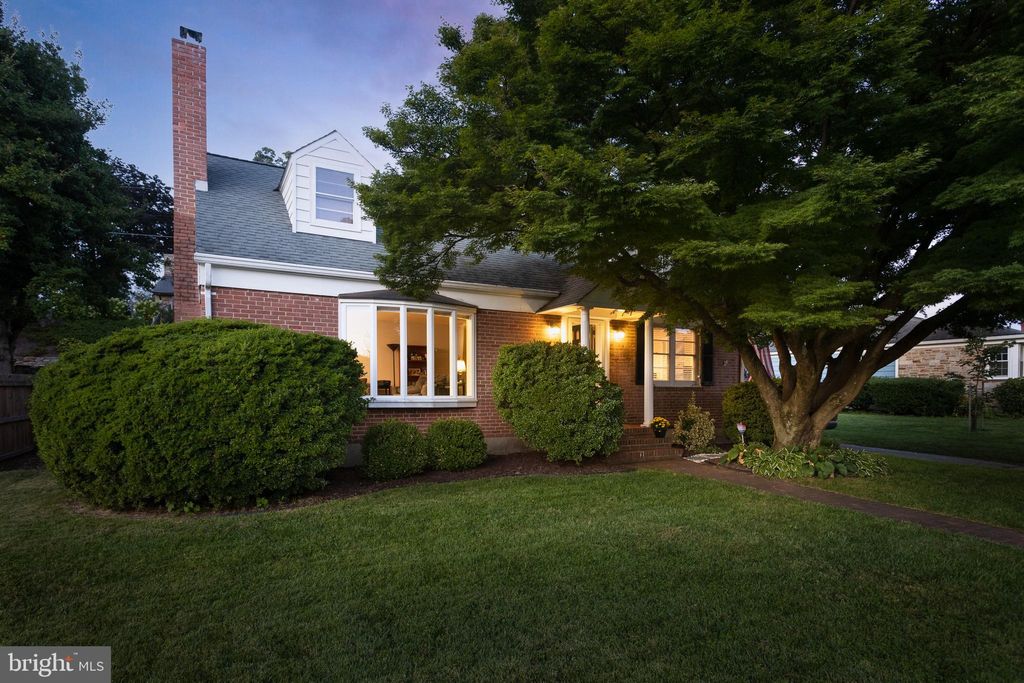 Photo of 416 Aigburth Road, TOWSON, MD 21286 (MLS # MDBC2138096)