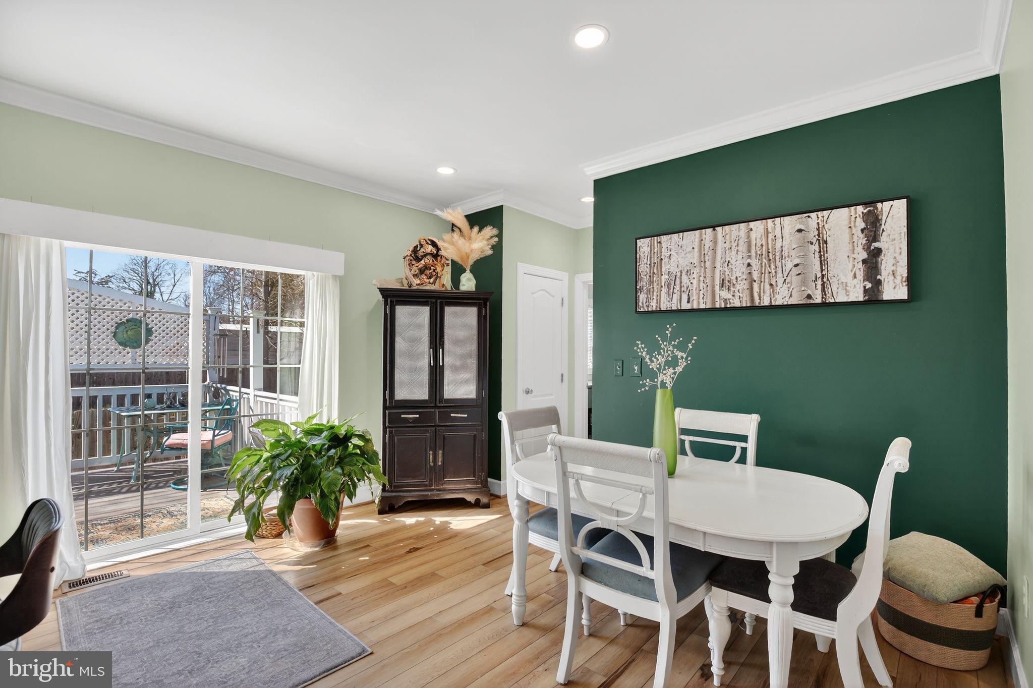 GOLDEN BEACH - Residential