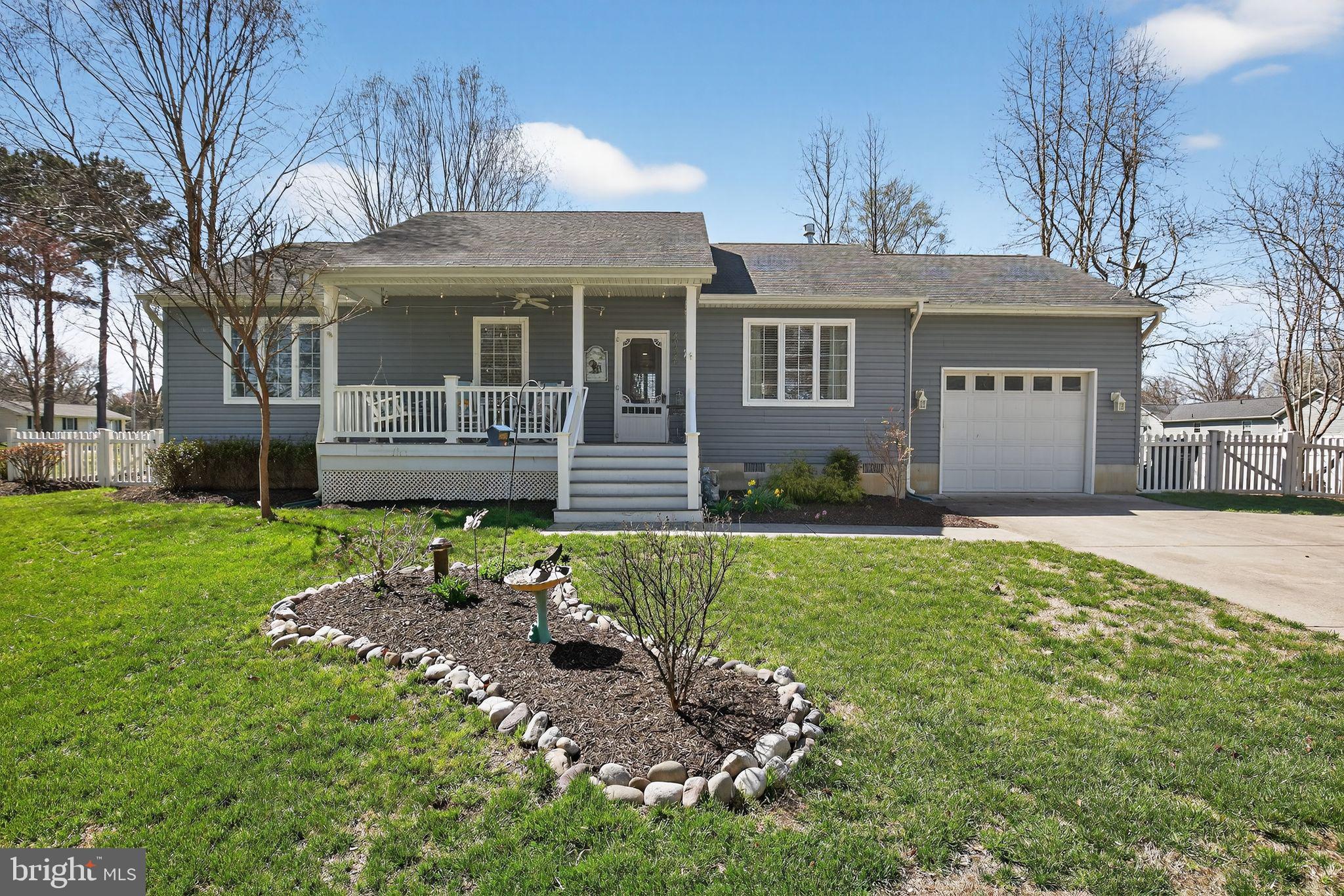 GOLDEN BEACH - Residential