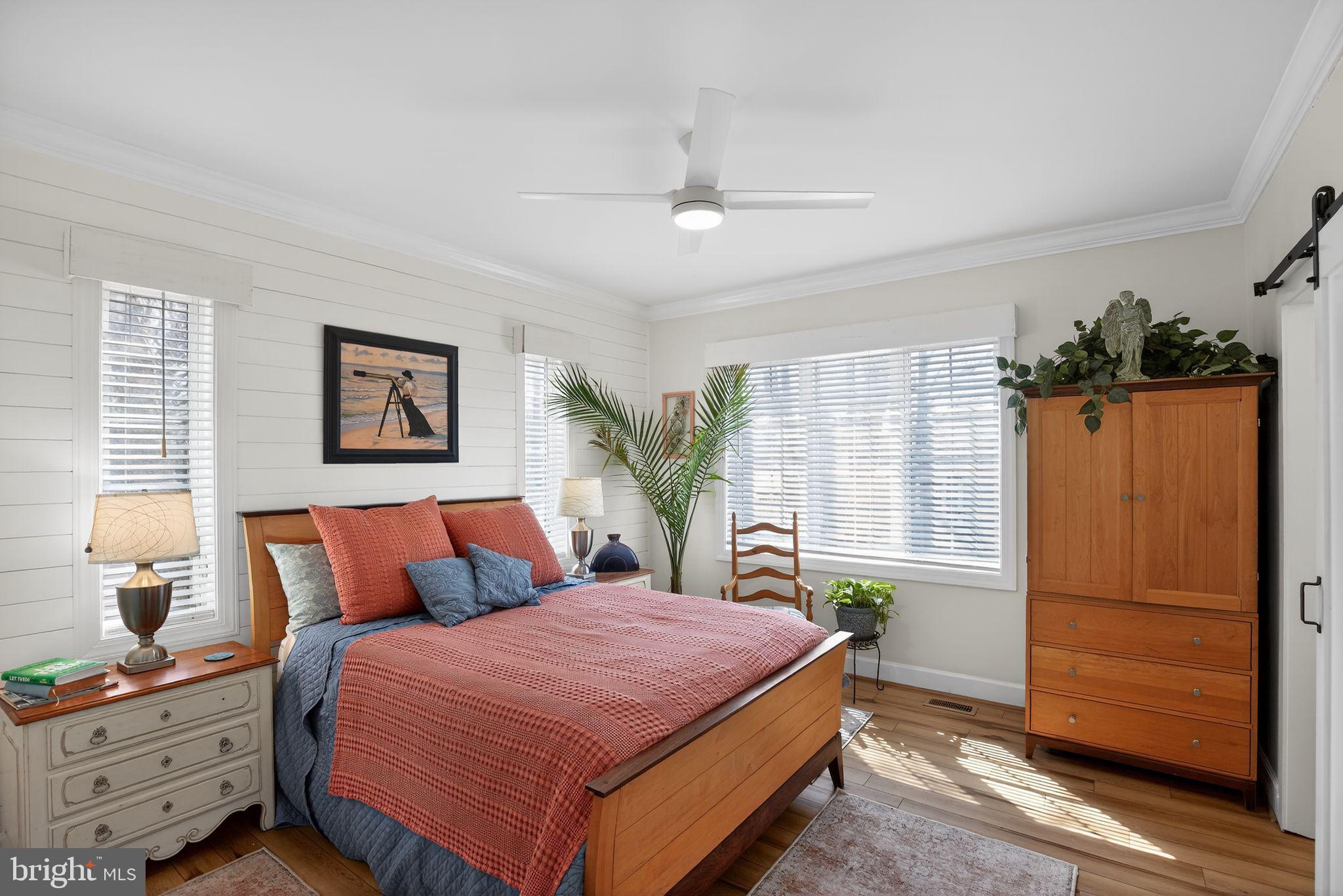 GOLDEN BEACH - Residential