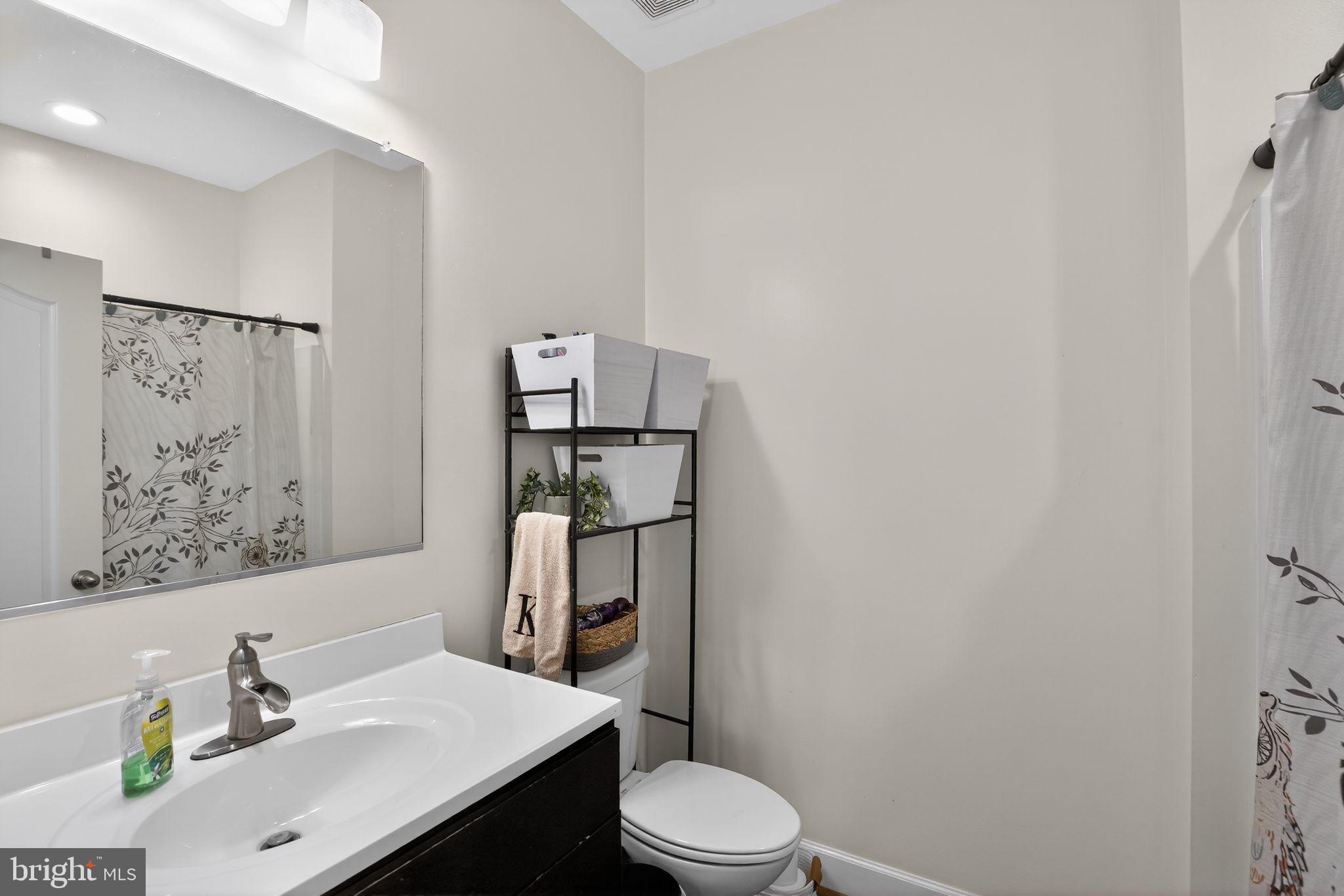 GOLDEN BEACH - Residential