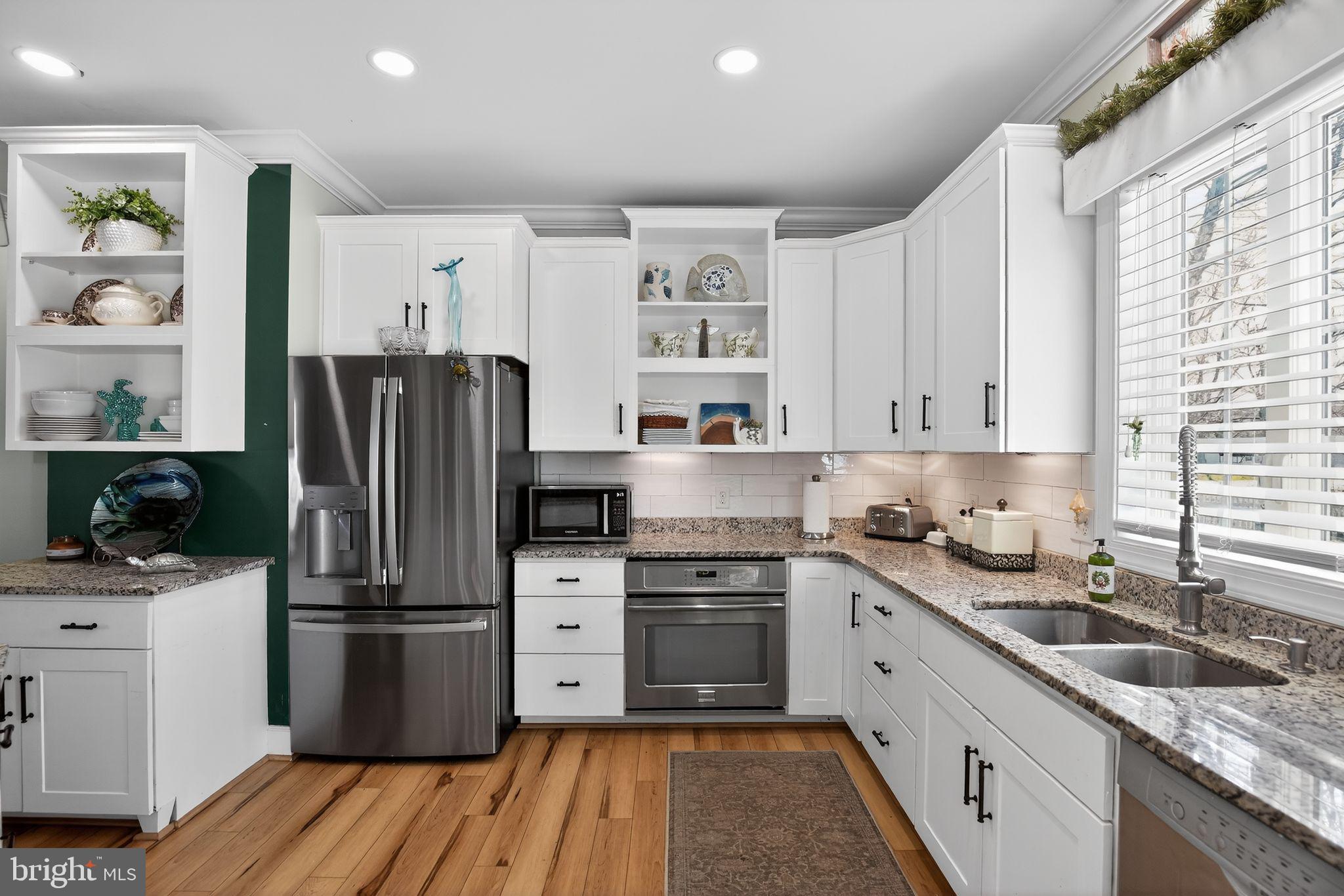 GOLDEN BEACH - Residential