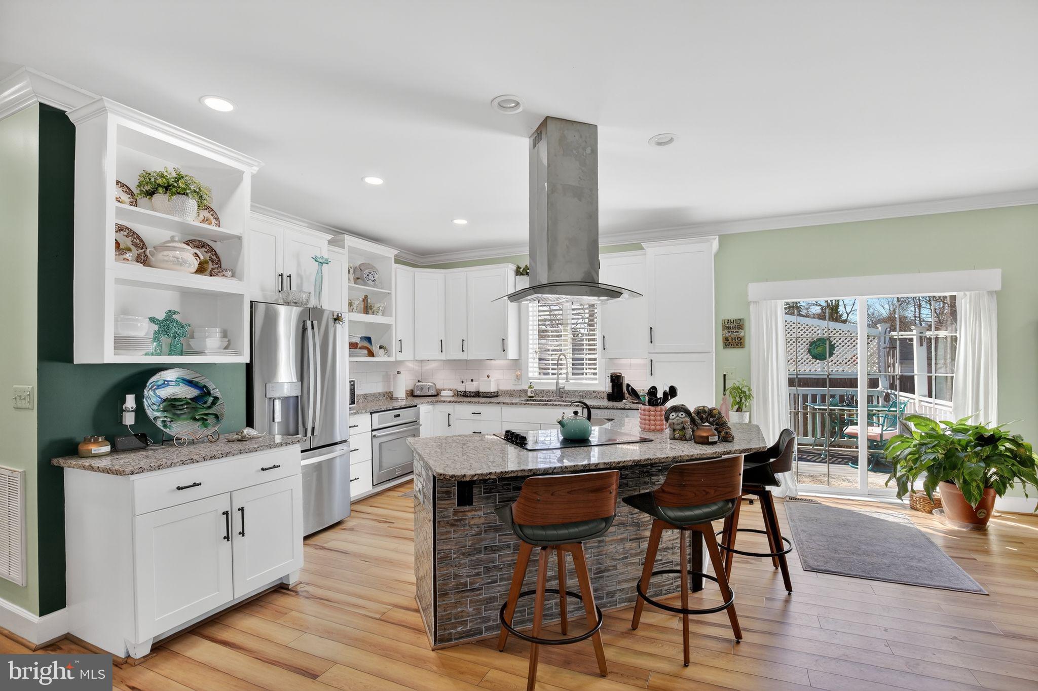 GOLDEN BEACH - Residential