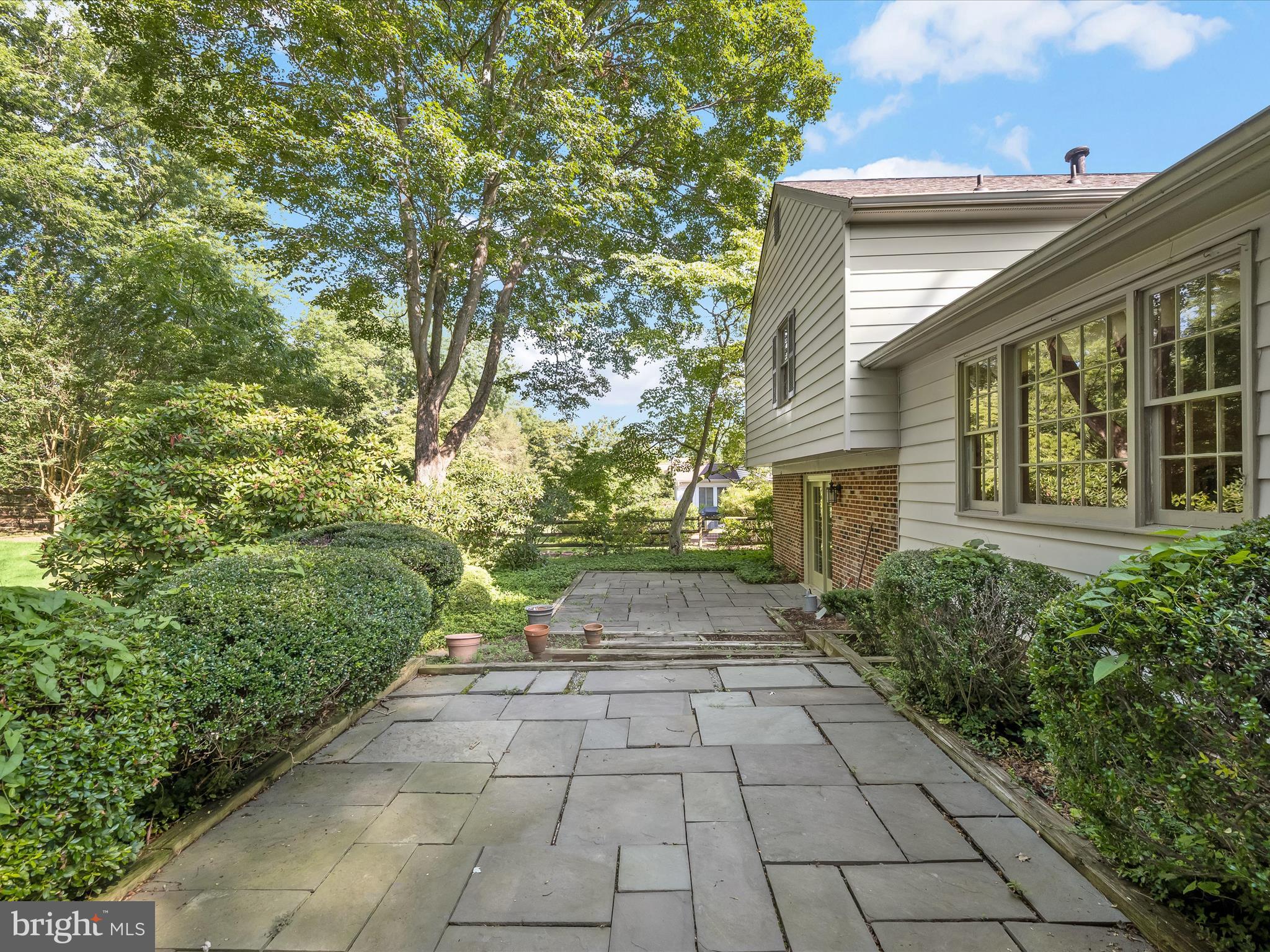 ROBERTS GLEN - Residential