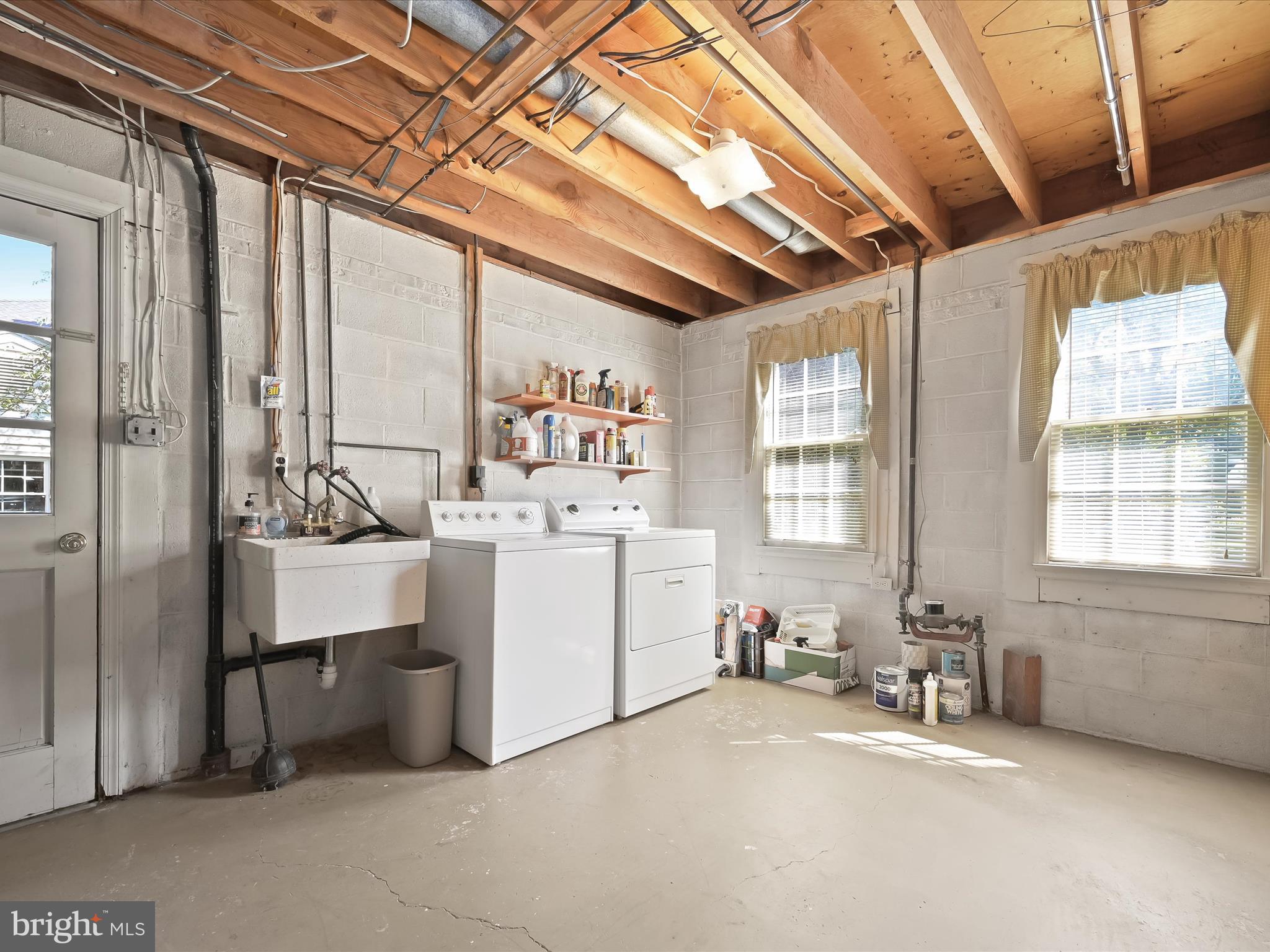 ROBERTS GLEN - Residential