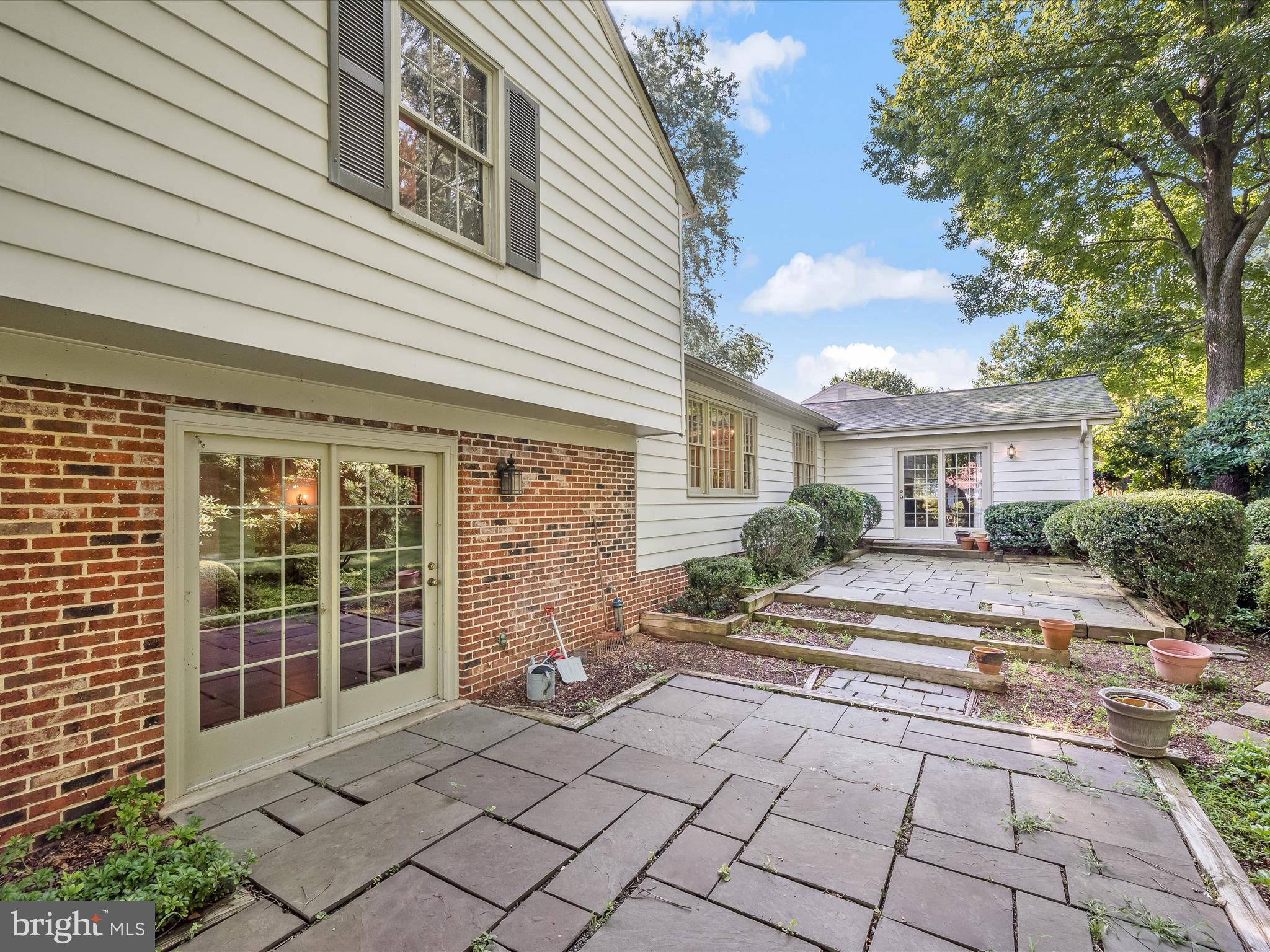 ROBERTS GLEN - Residential