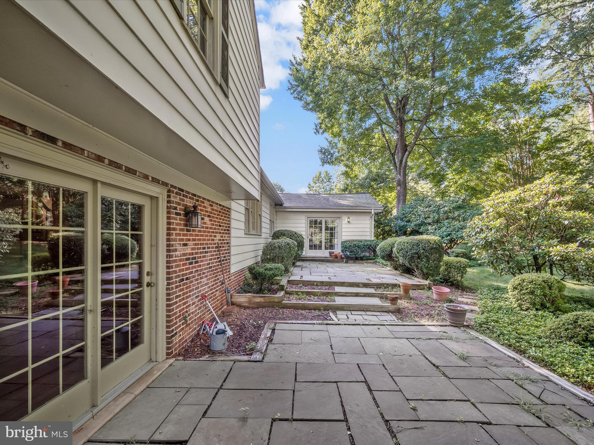 ROBERTS GLEN - Residential