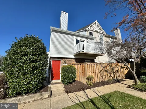 4346 Pembrook Village Drive Unit 53, Alexandria, VA MLS: VAFX2225852