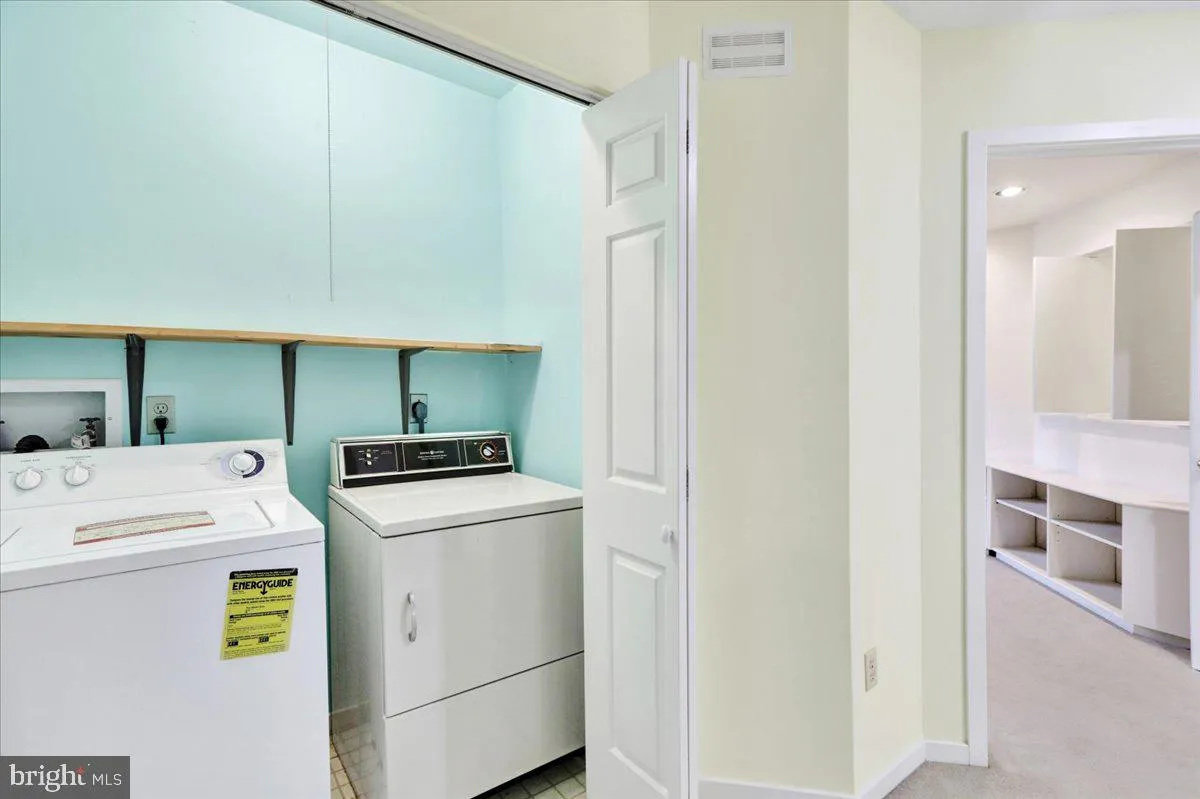 Wyomissing, Pennsylvania 19610, United States, 3 Bedrooms Bedrooms, ,3 BathroomsBathrooms,Residential,Active,191560