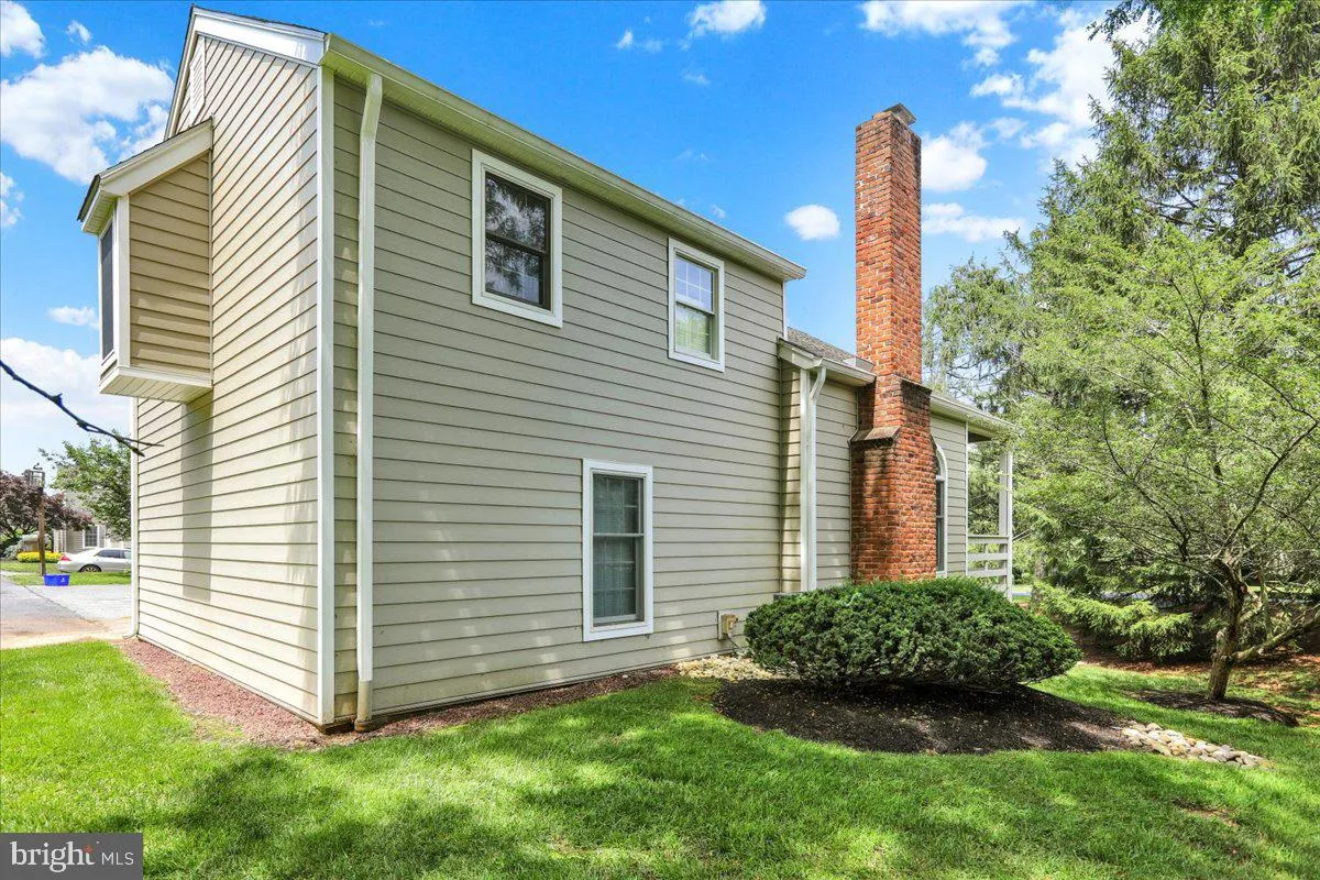 Wyomissing, Pennsylvania 19610, United States, 3 Bedrooms Bedrooms, ,3 BathroomsBathrooms,Residential,Active,191560