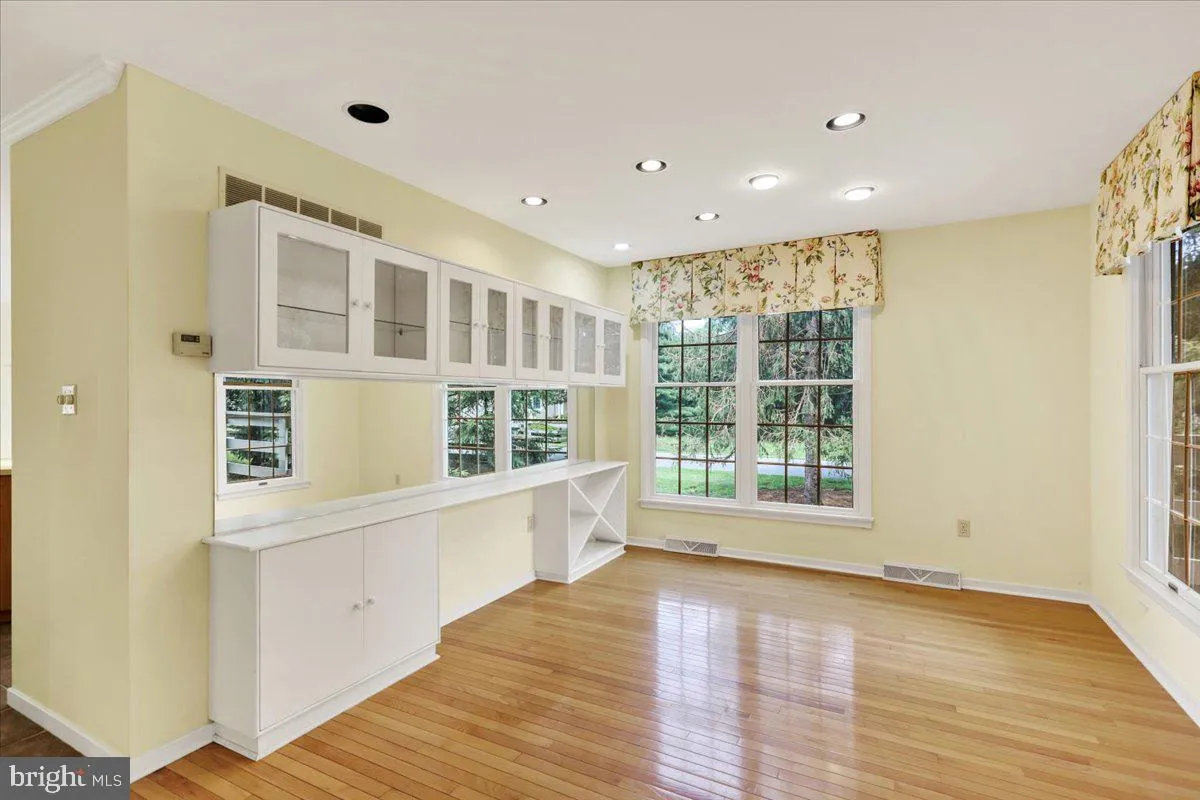 Wyomissing, Pennsylvania 19610, United States, 3 Bedrooms Bedrooms, ,3 BathroomsBathrooms,Residential,Active,191560