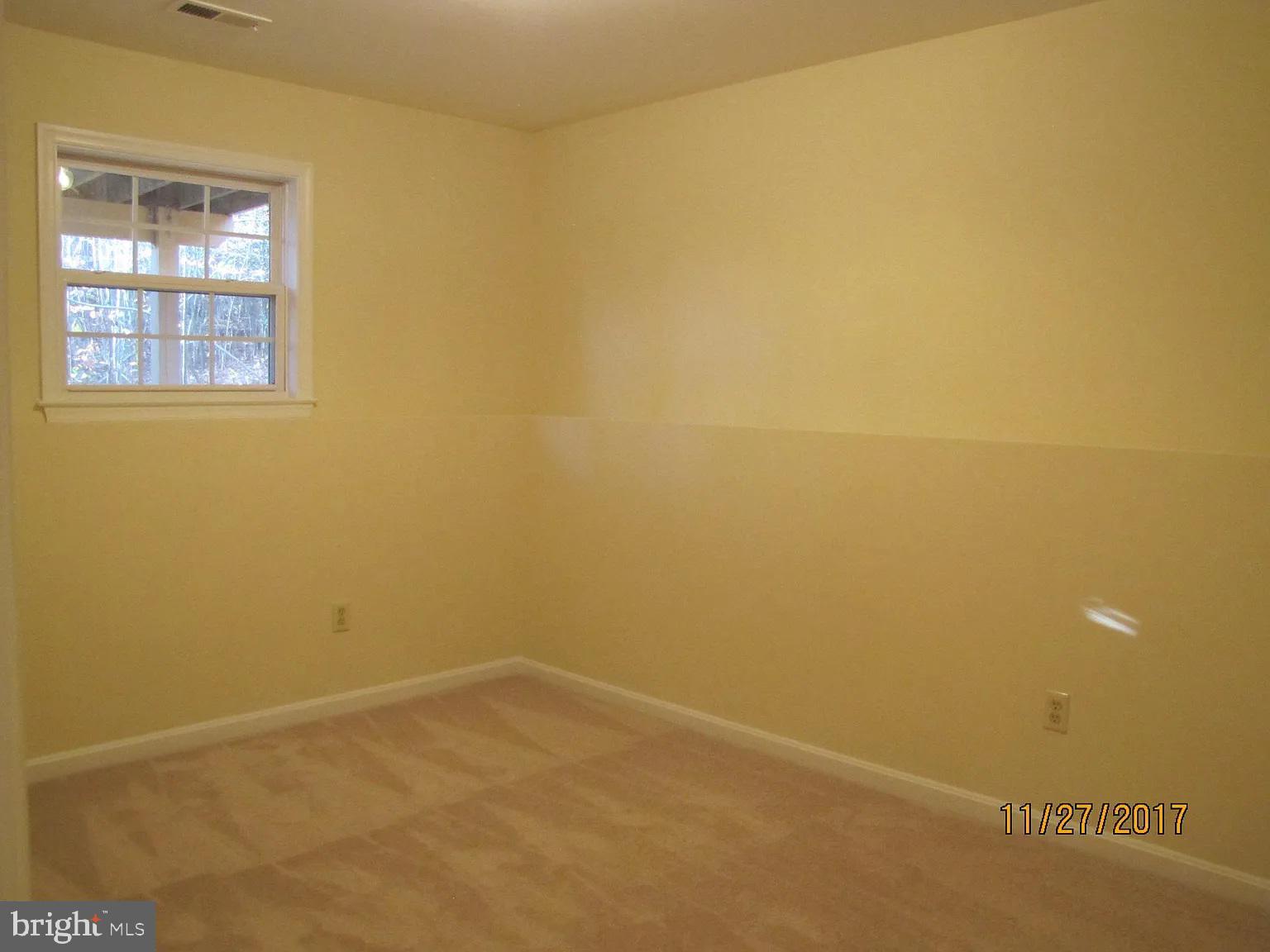 PRESIDENTIAL LAKES - Residential Lease