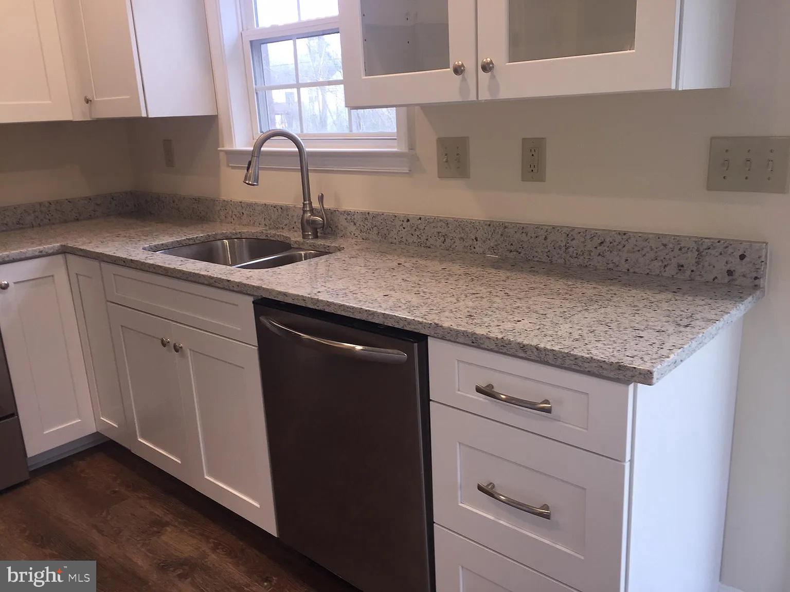 PRESIDENTIAL LAKES - Residential Lease