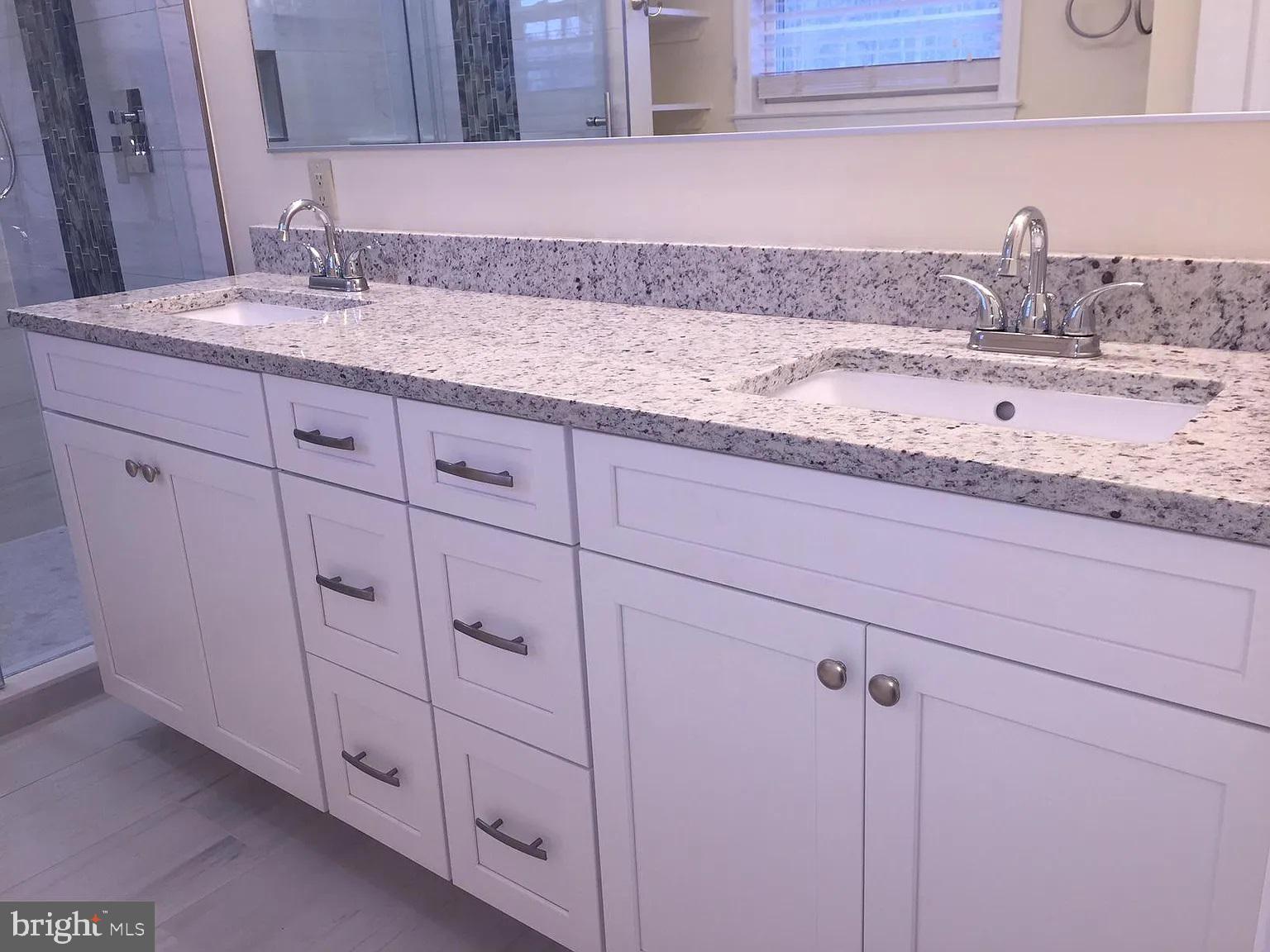 PRESIDENTIAL LAKES - Residential Lease