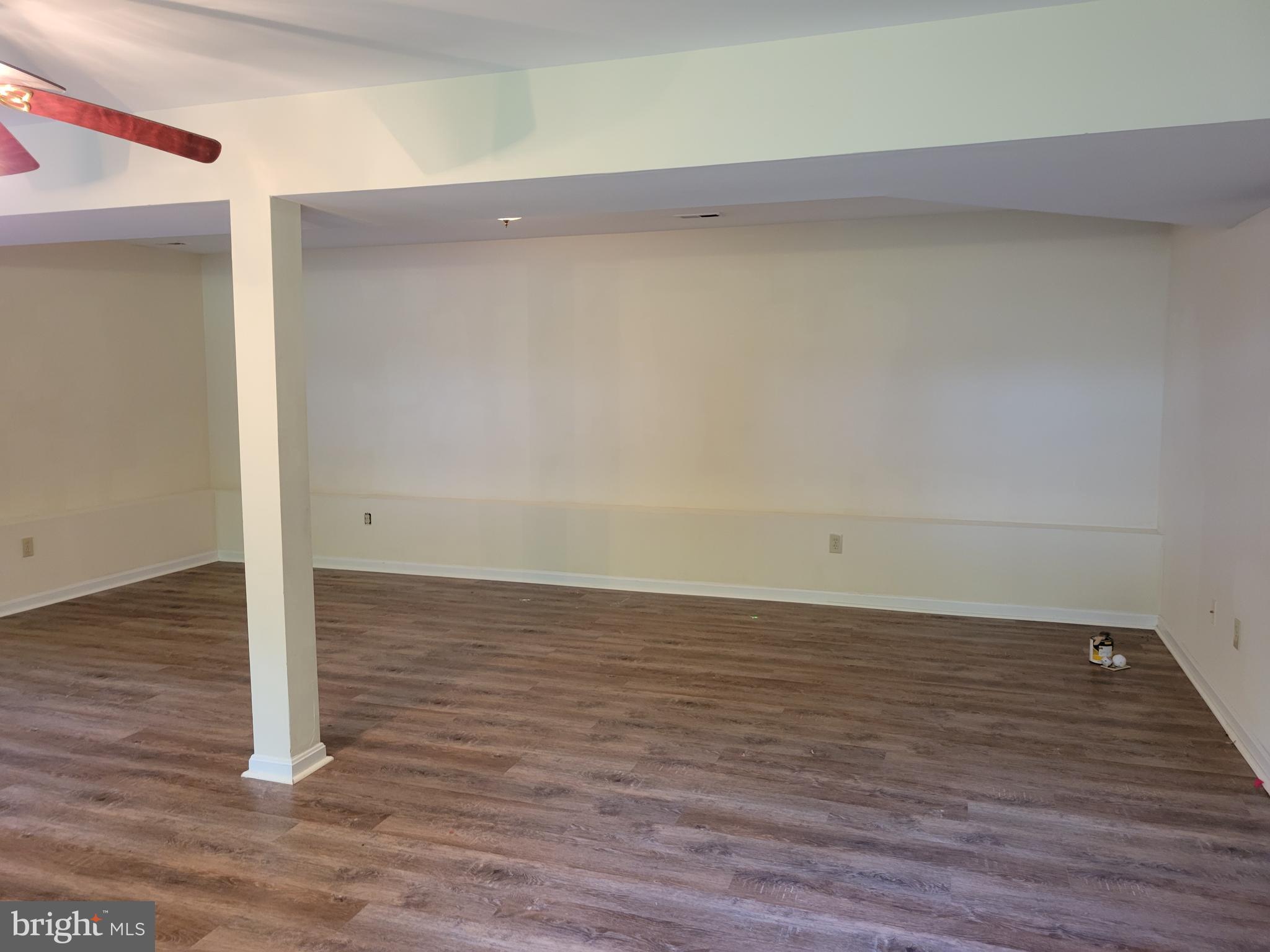 PRESIDENTIAL LAKES - Residential Lease