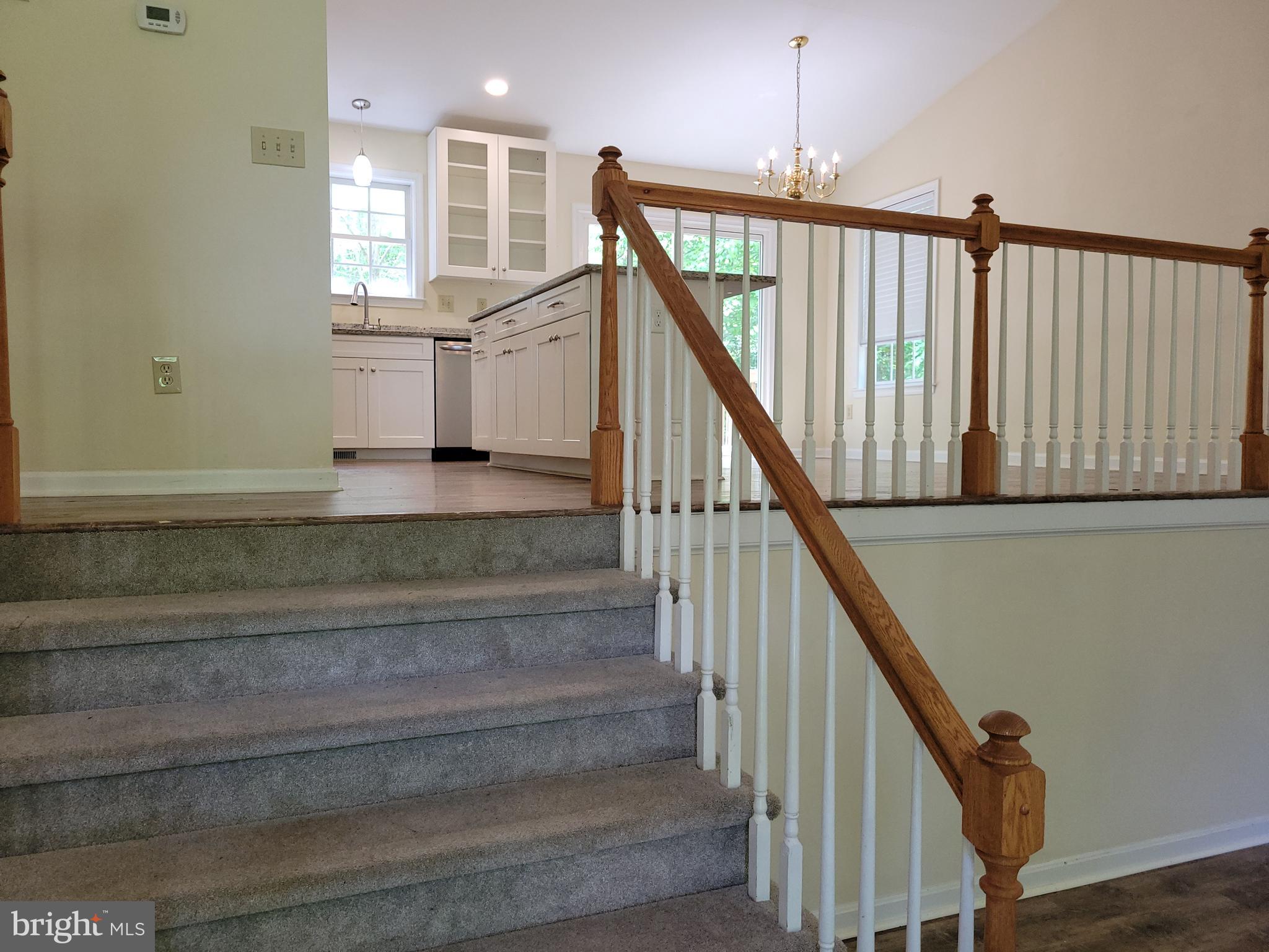 PRESIDENTIAL LAKES - Residential Lease