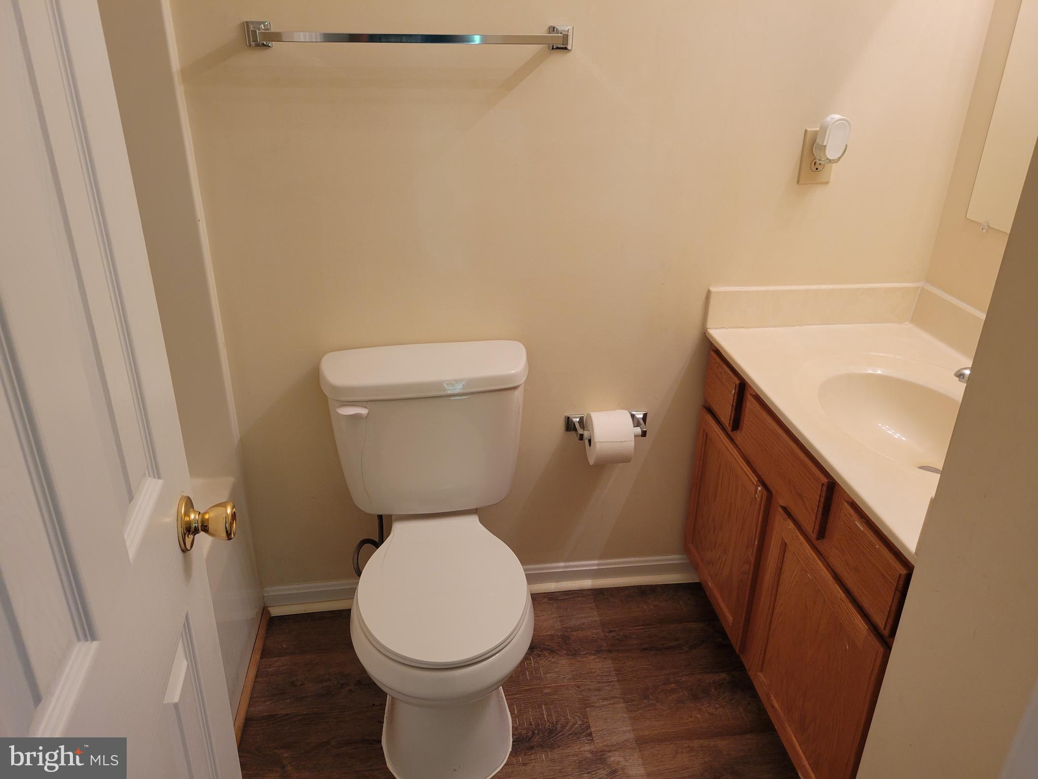 PRESIDENTIAL LAKES - Residential Lease