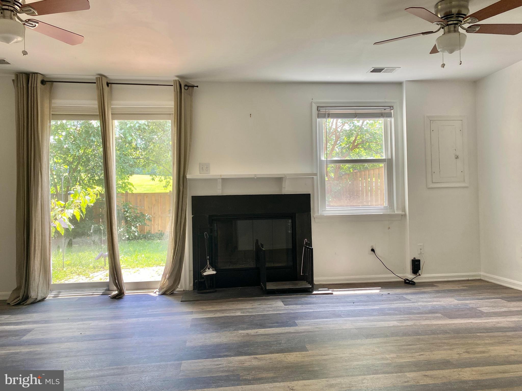 7351 CRESTLEIGH CIRCLE END UNIT