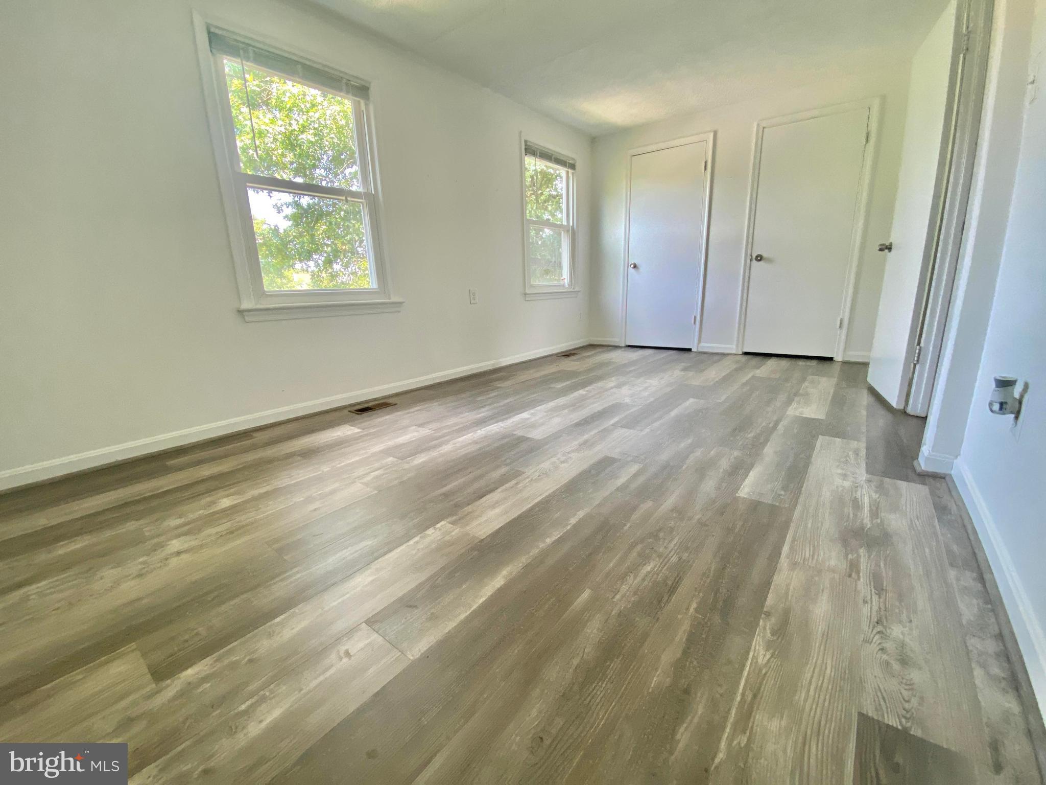 7351 CRESTLEIGH CIRCLE END UNIT