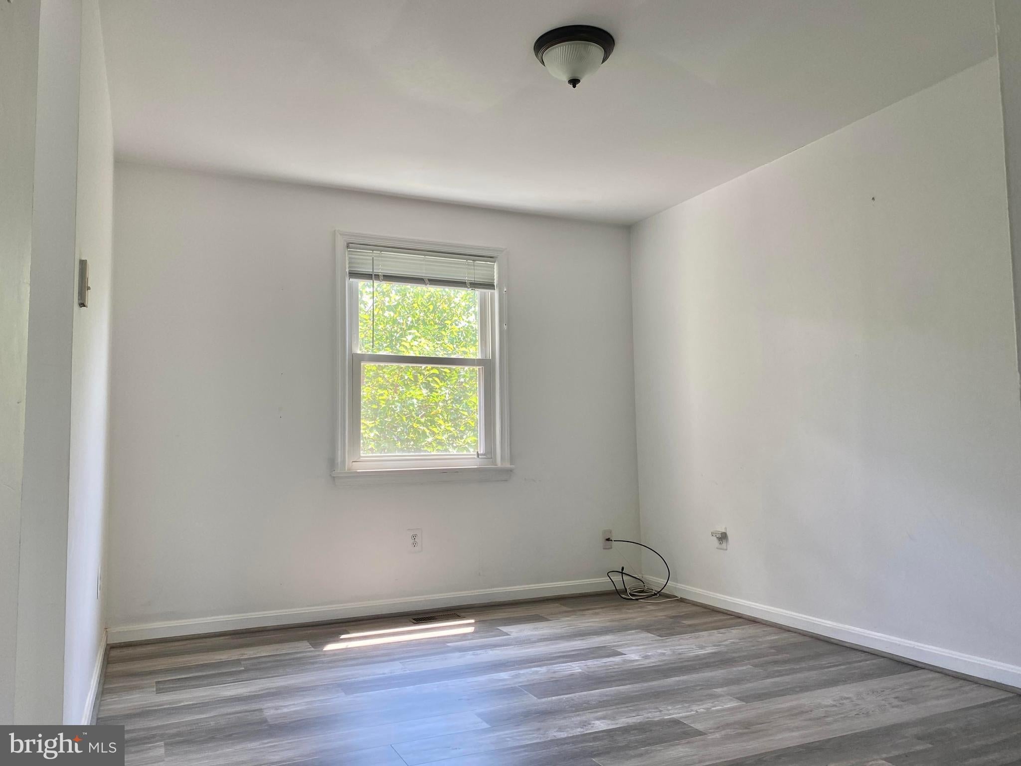 7351 CRESTLEIGH CIRCLE END UNIT