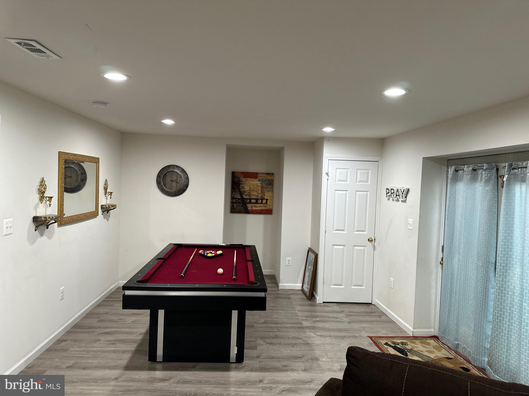 FOX POINT - Residential