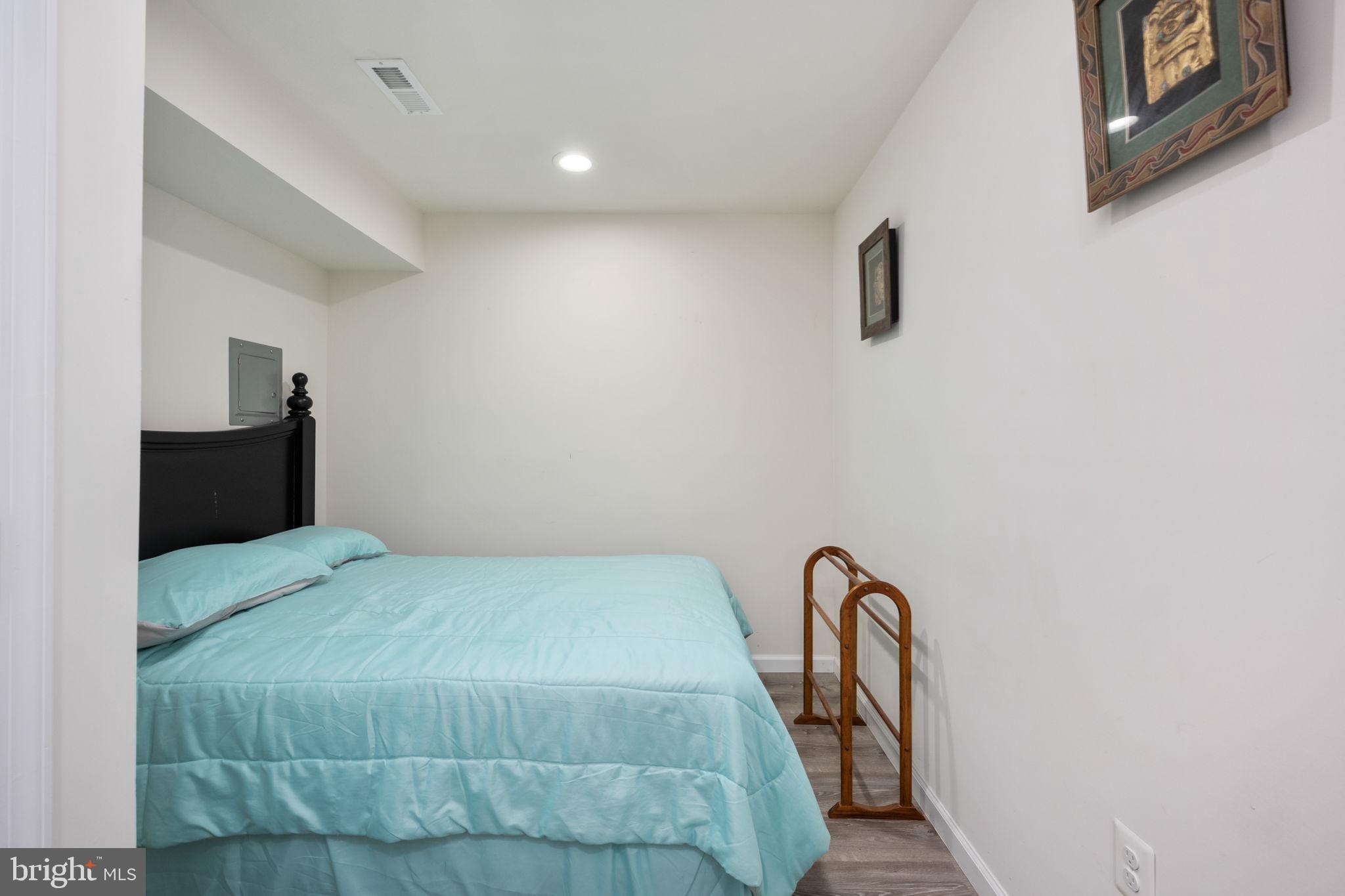 FOX POINT - Residential