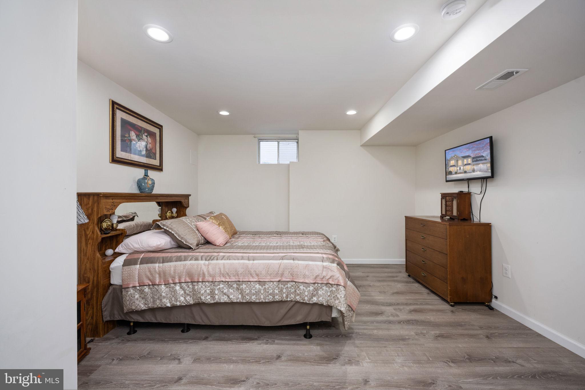 FOX POINT - Residential