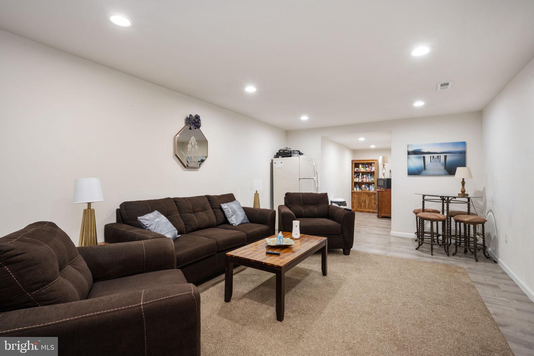 FOX POINT - Residential