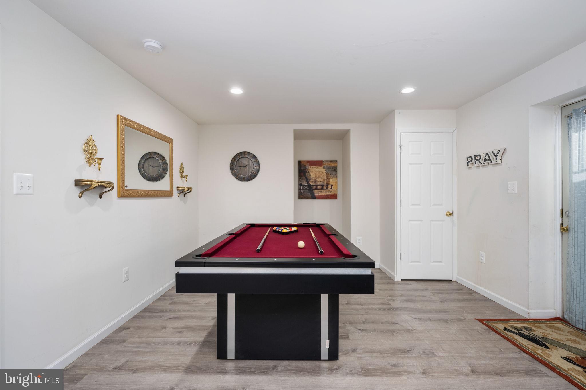 FOX POINT - Residential