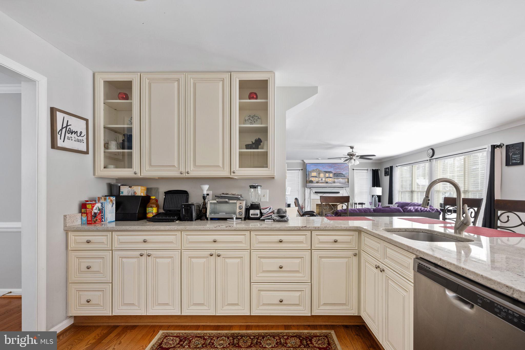 FOX POINT - Residential